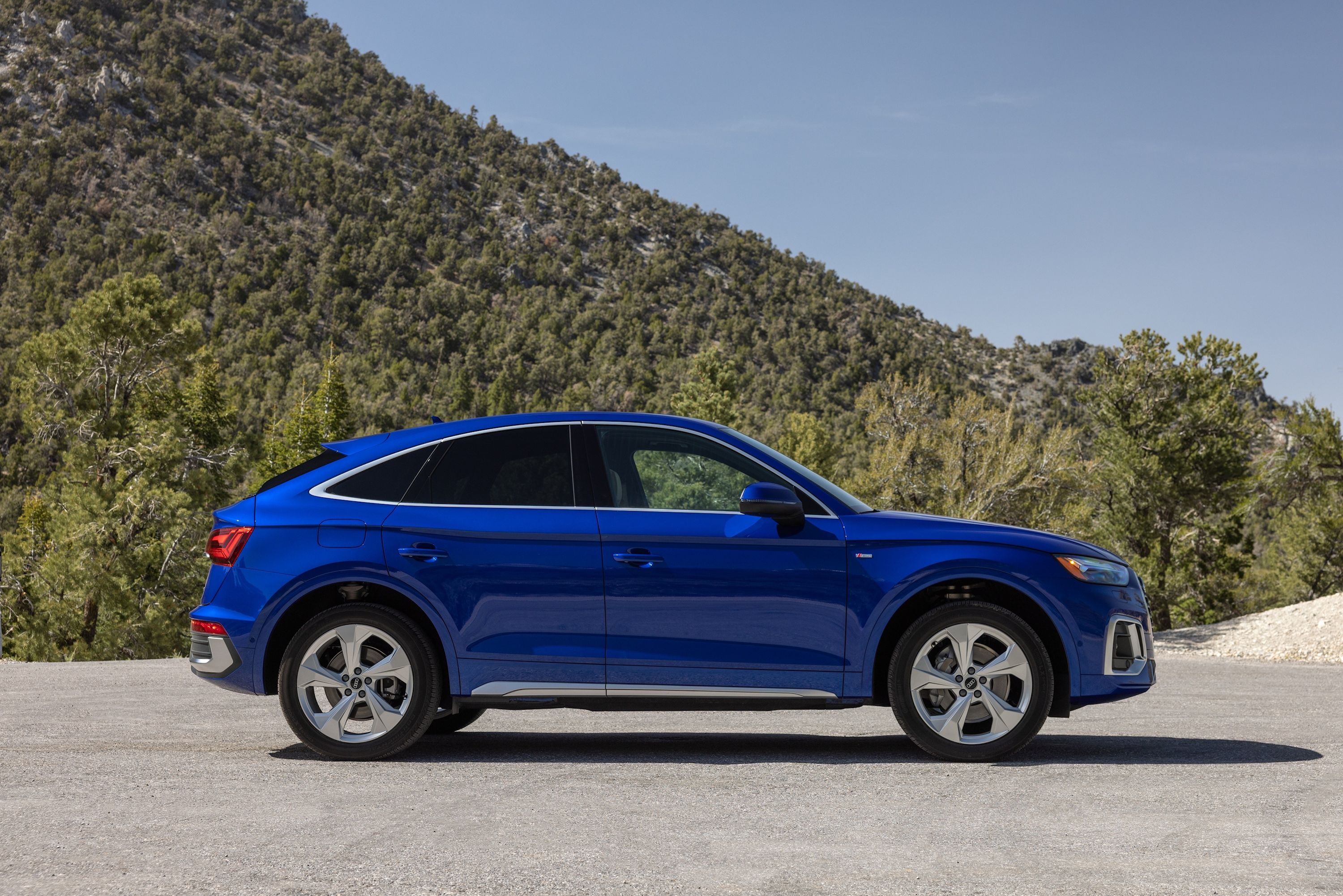 2021 Audi Q5 Sportback Photos Exterior Carbuzz 0648