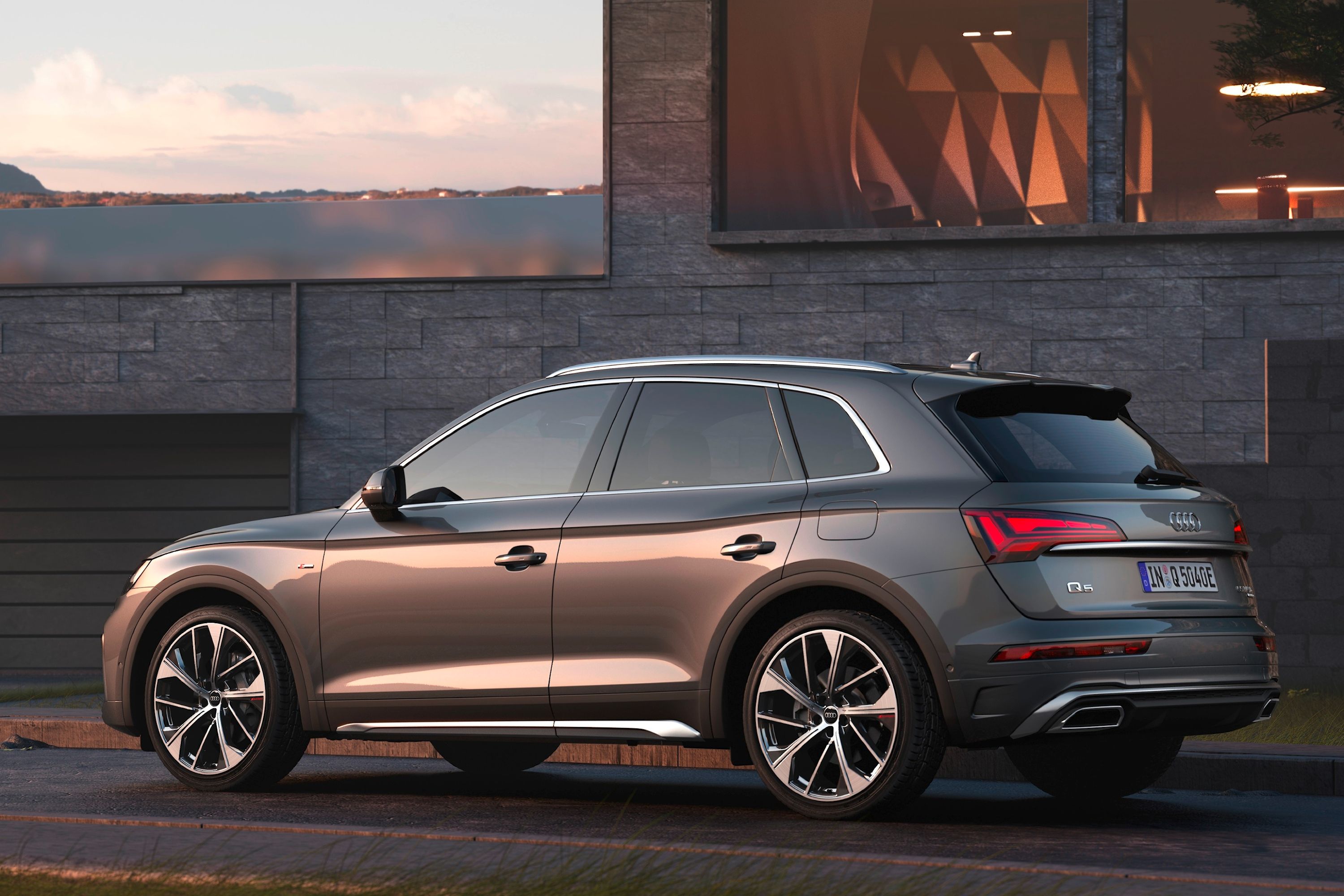 2024 Audi Q5 Hybrid Exterior Photos