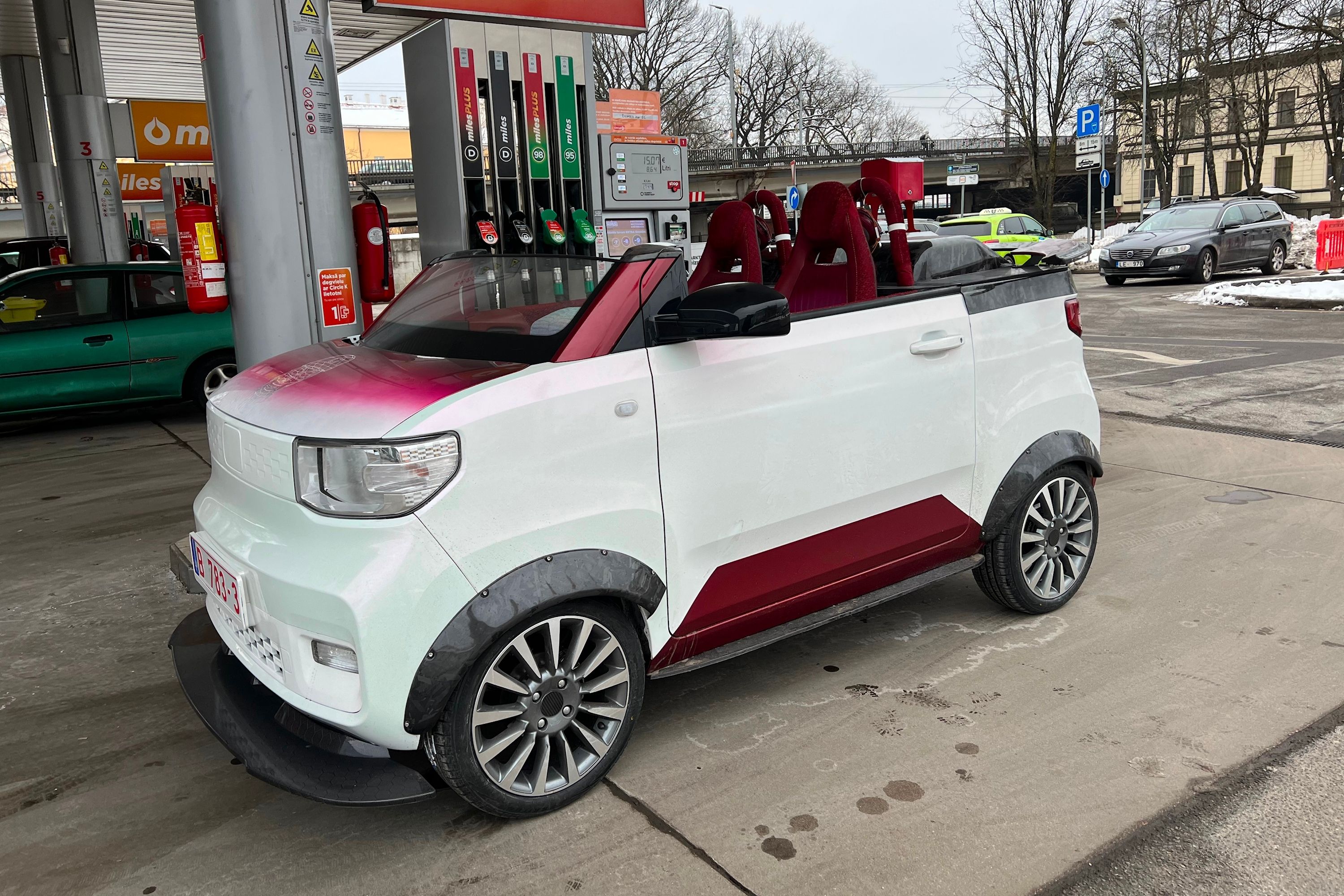 Freze Froggy Winners Edition Is A Two Seat Electric Roadster With An Alligator Interior