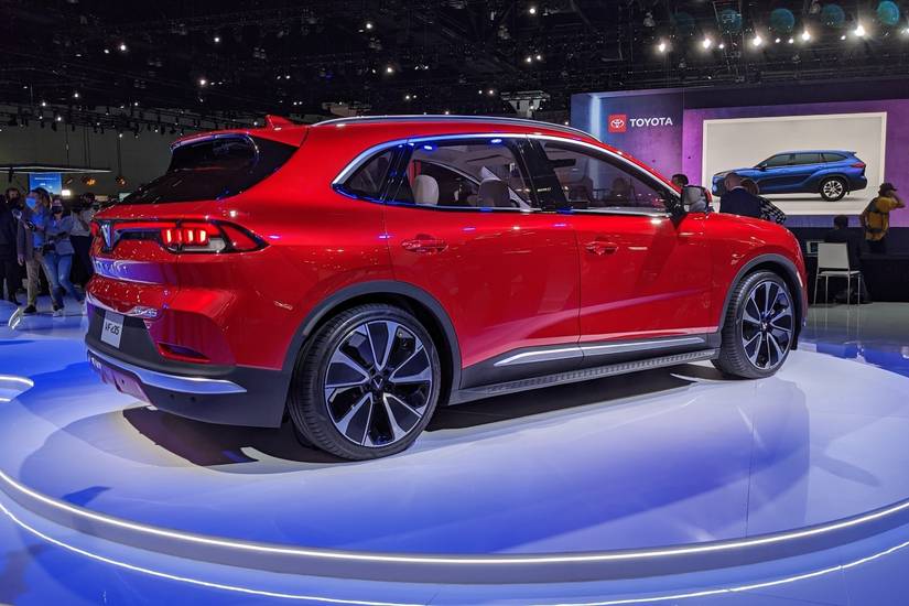 VinFast Opens Four Stores To Sell VF 8 And VF 9 Electric Vehicles In ...