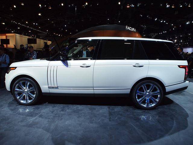 Range Rover LWB Autobiography Black Launches