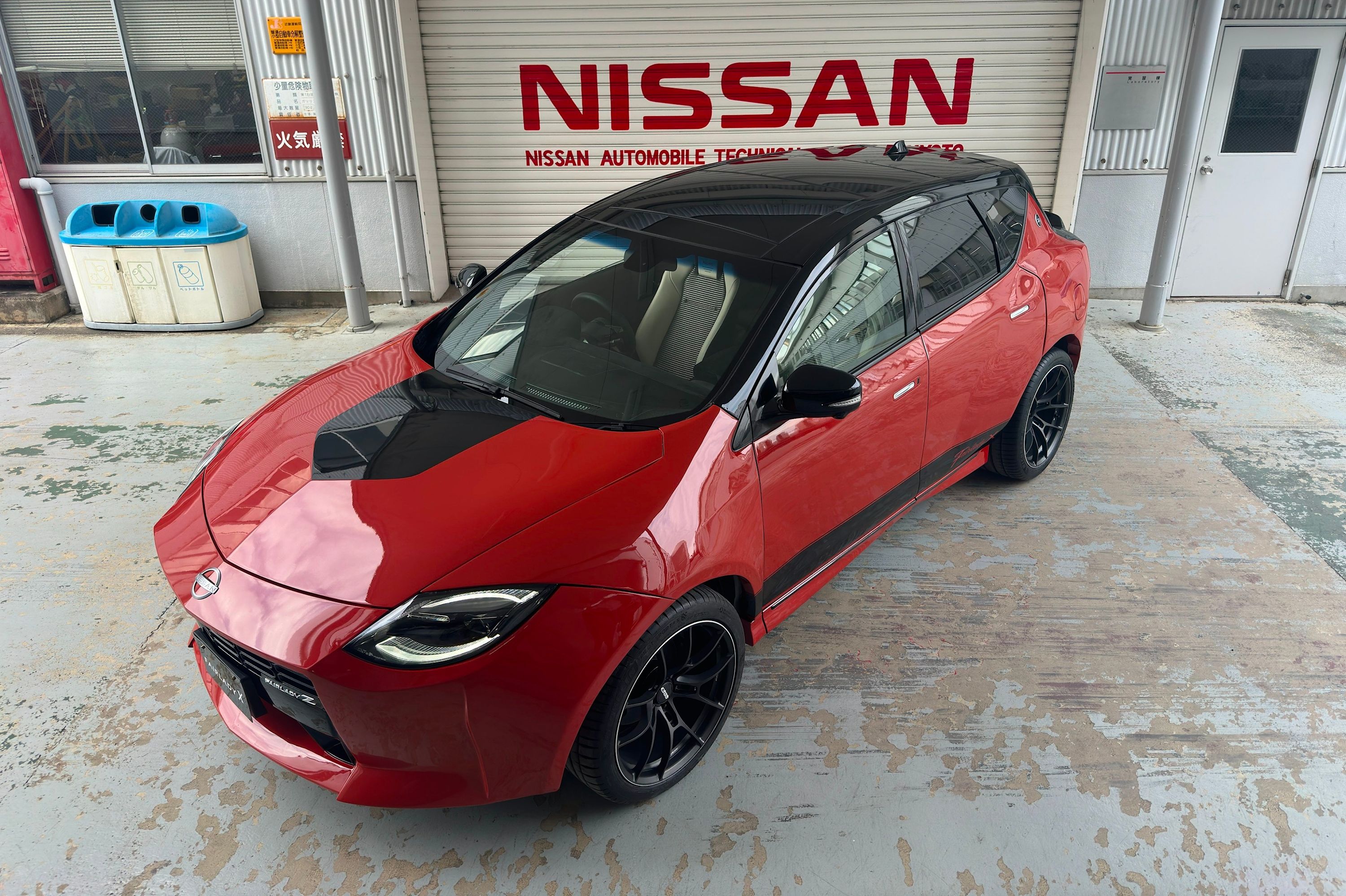 Nissan fairlady x suv is part murano part z car all weird