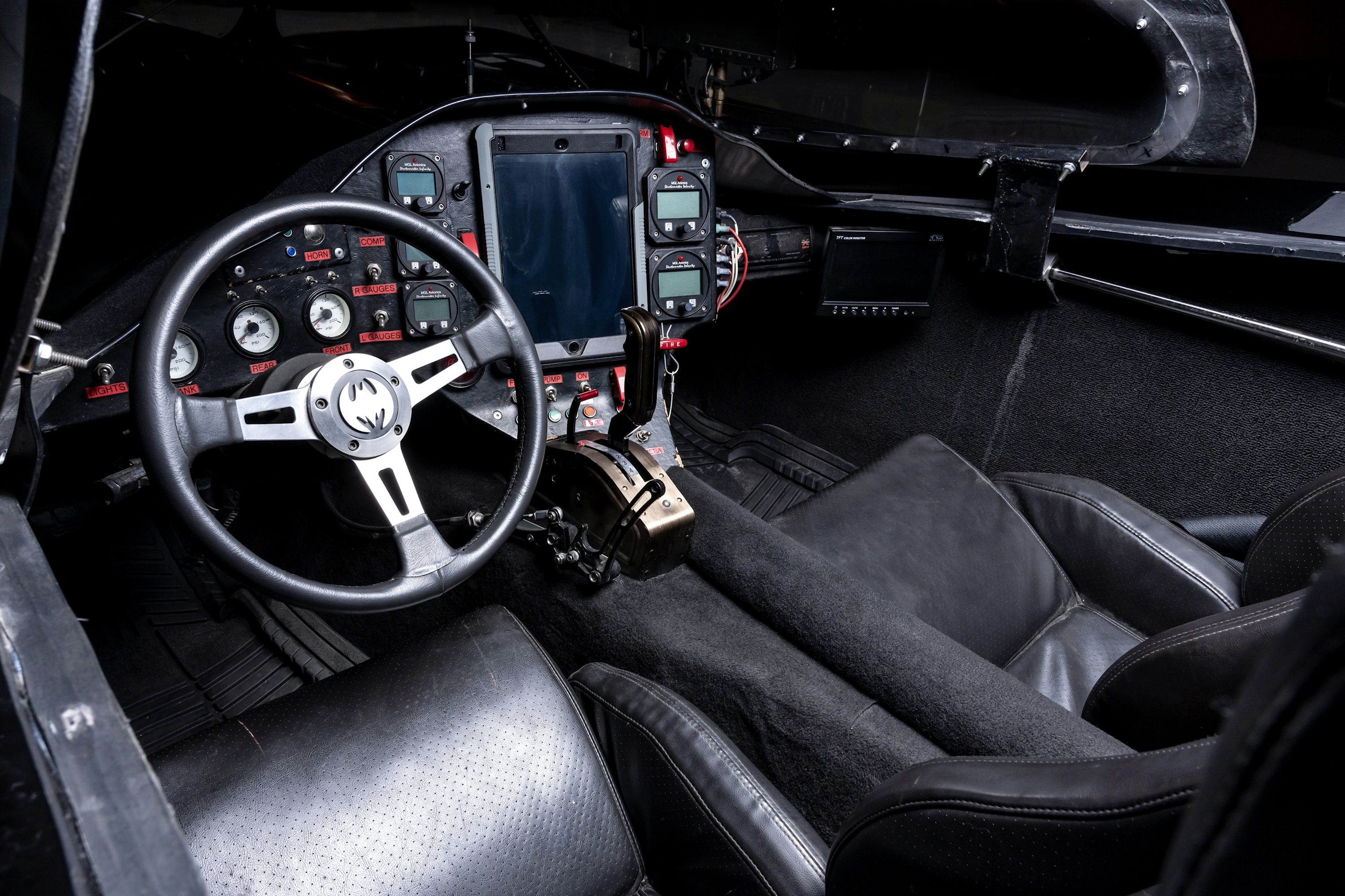 This 1989 Batmobile Replica Is Powered By A Real Jet Engine, image size:3000x1999