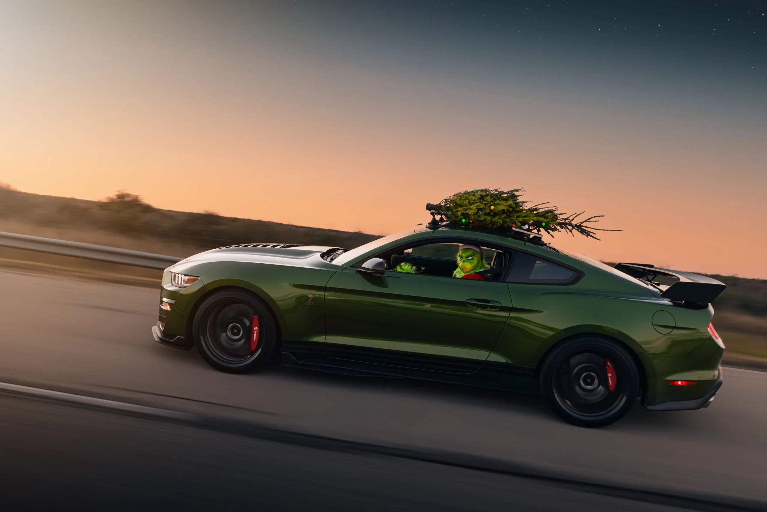 World's Fastest Christmas Tree Hits 192 MPH Thanks To 1,000HP