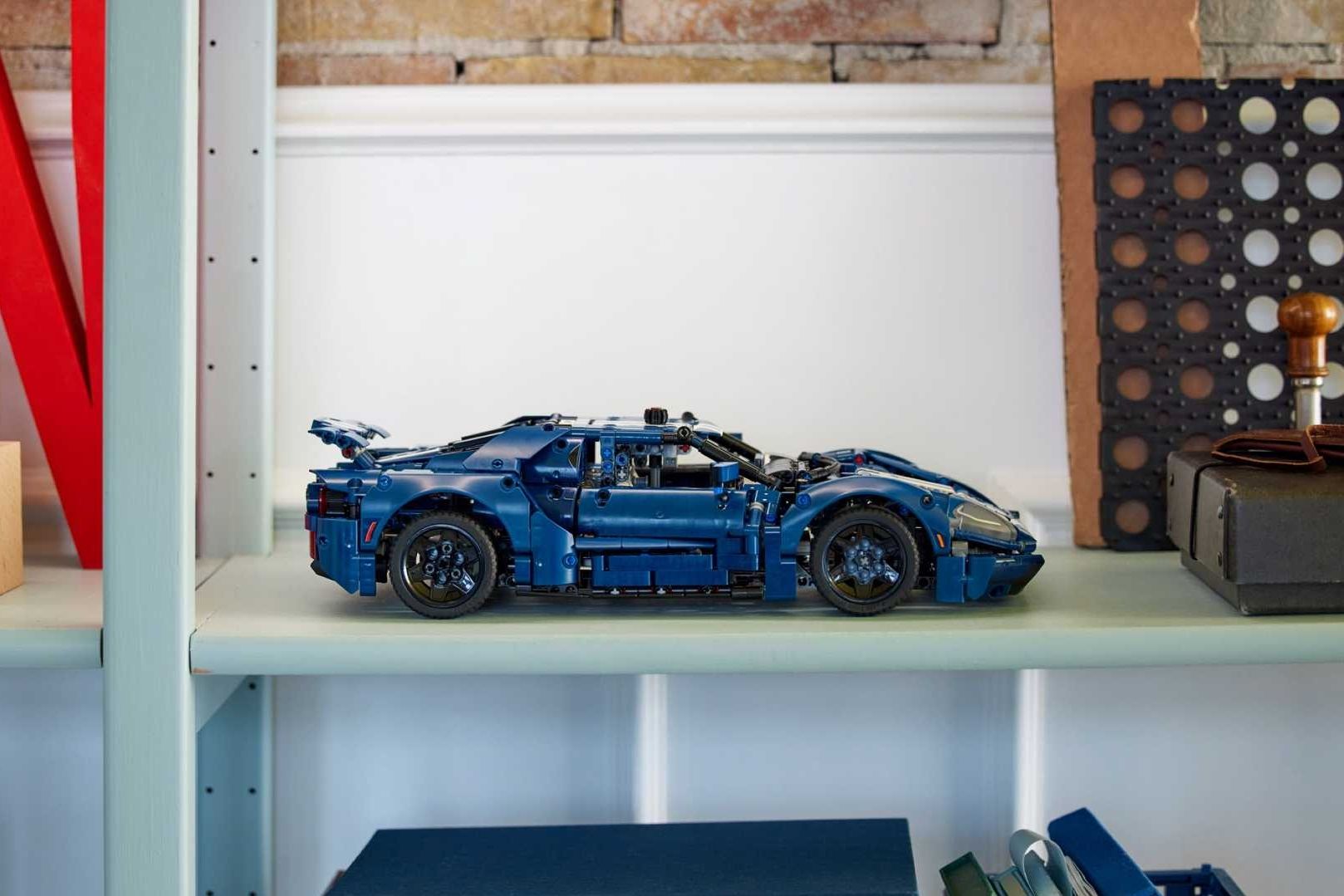 Build your own ford gt with a new lego technic set