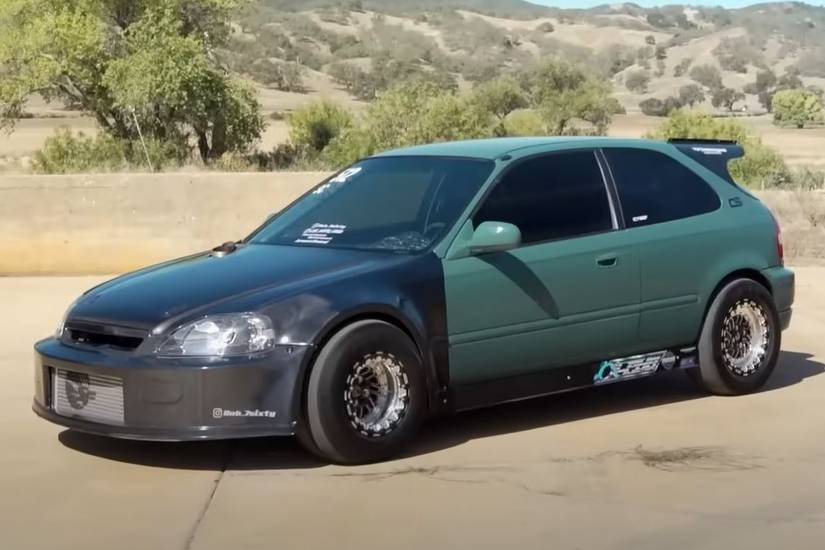Video: 900 HP Honda Civic Faces 1,000 HP Ford F-150 In A Drag Race