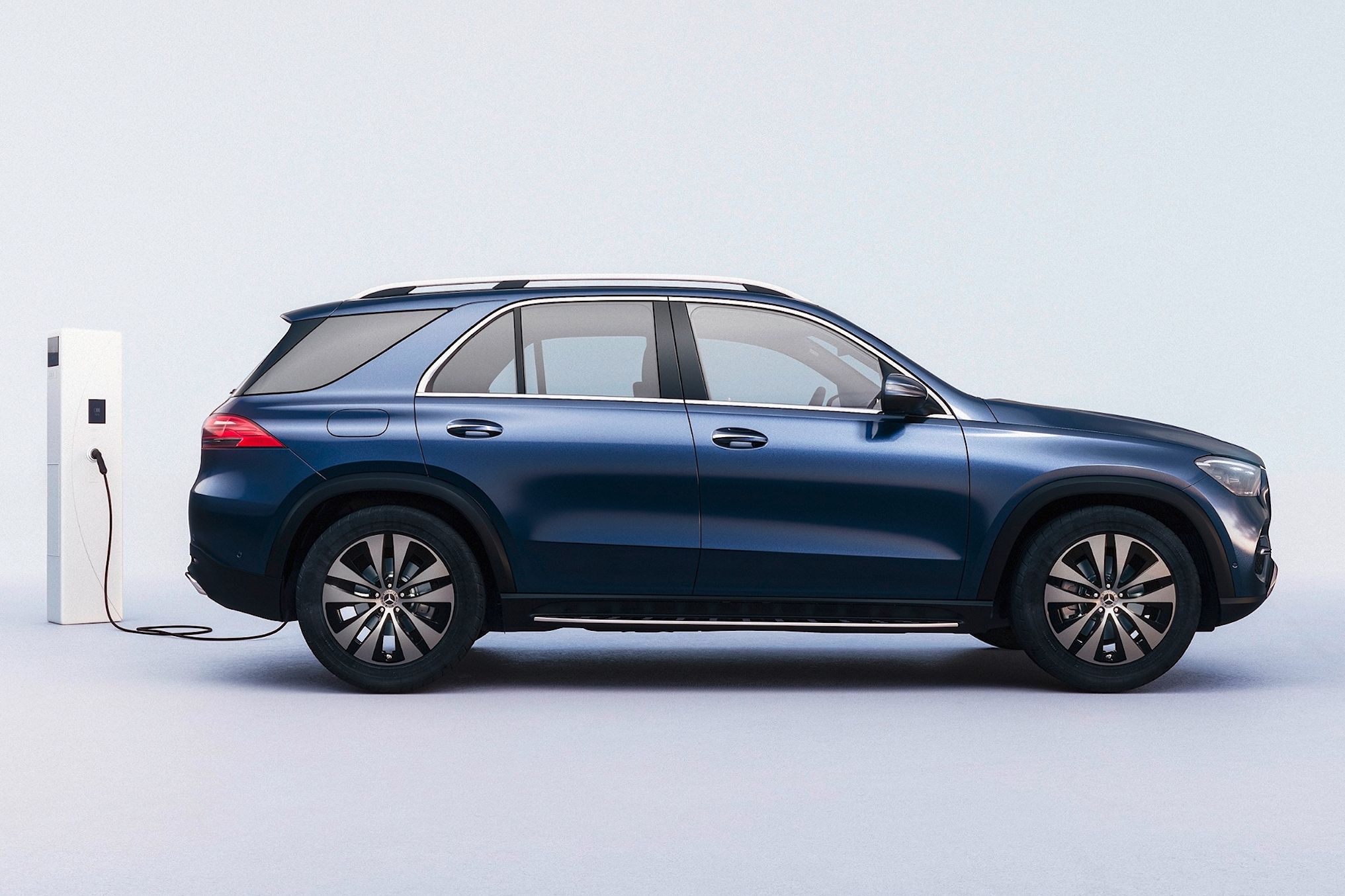 2024 Mercedes Benz GLE Class Plug in Hybrid Review CarBuzz