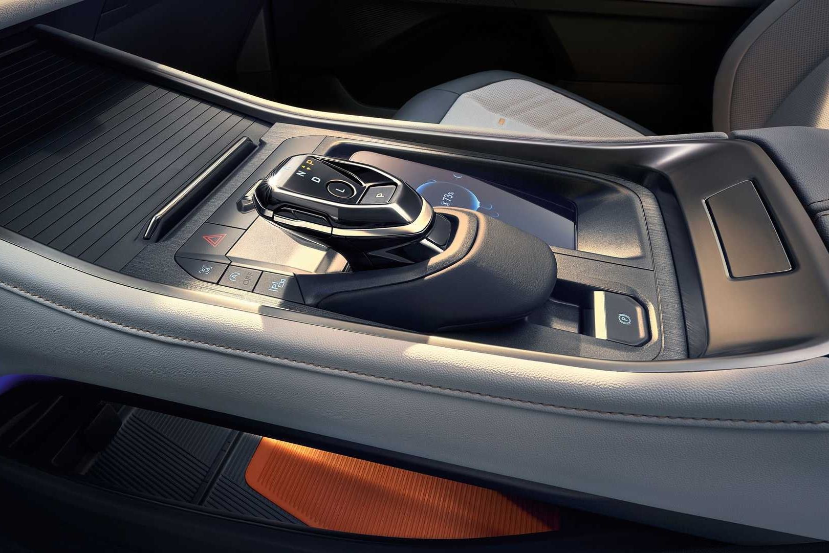 Ford Edge L Debuts As Long-Wheelbase Three-Row Edge L Crossover For China