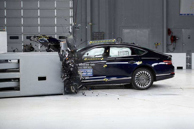 IIHS Finds Definitive Link Between High Crash Scores And Lower Fatality ...