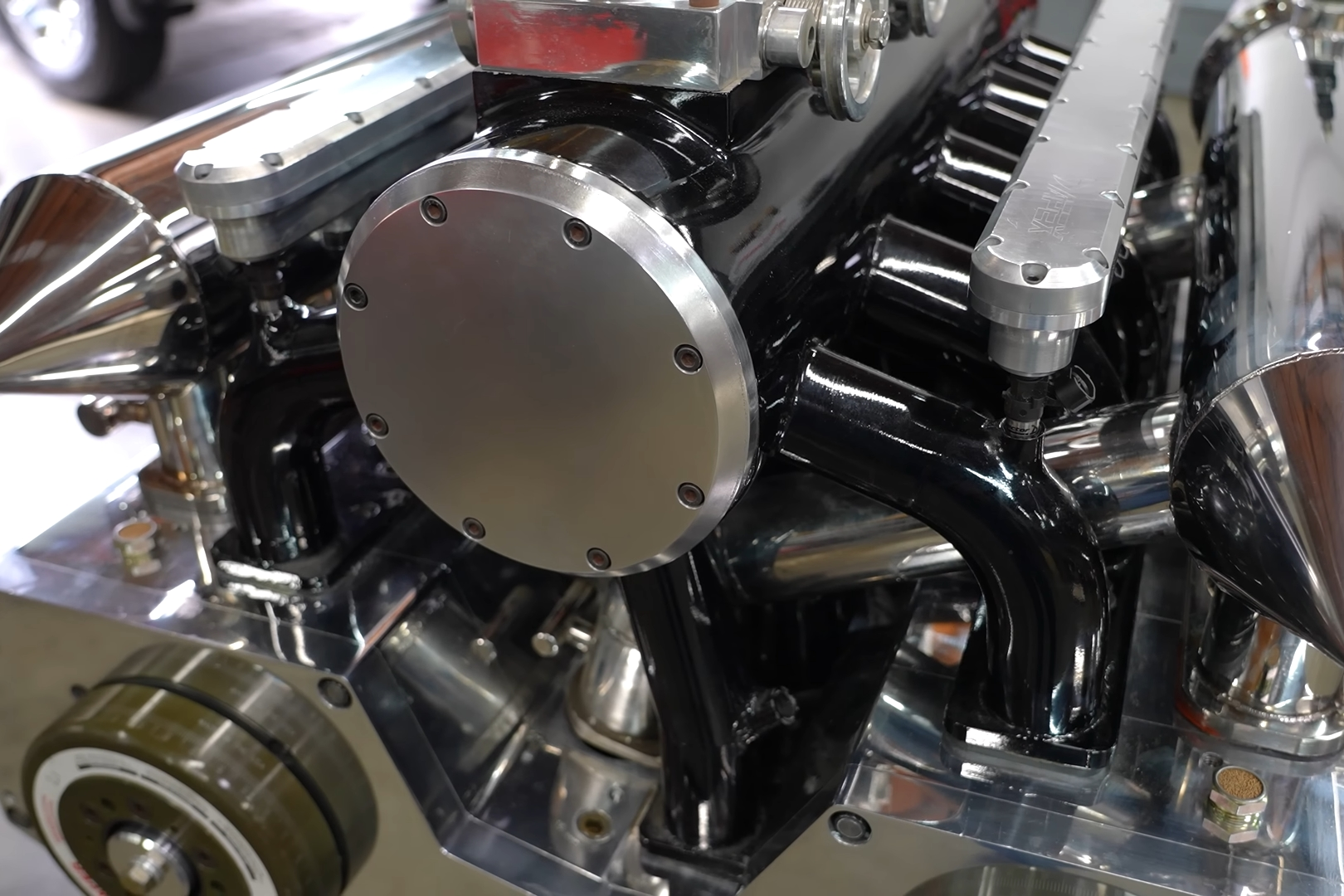 WATCH: Biggest Rotary Engine In The World Has 12 Rotors