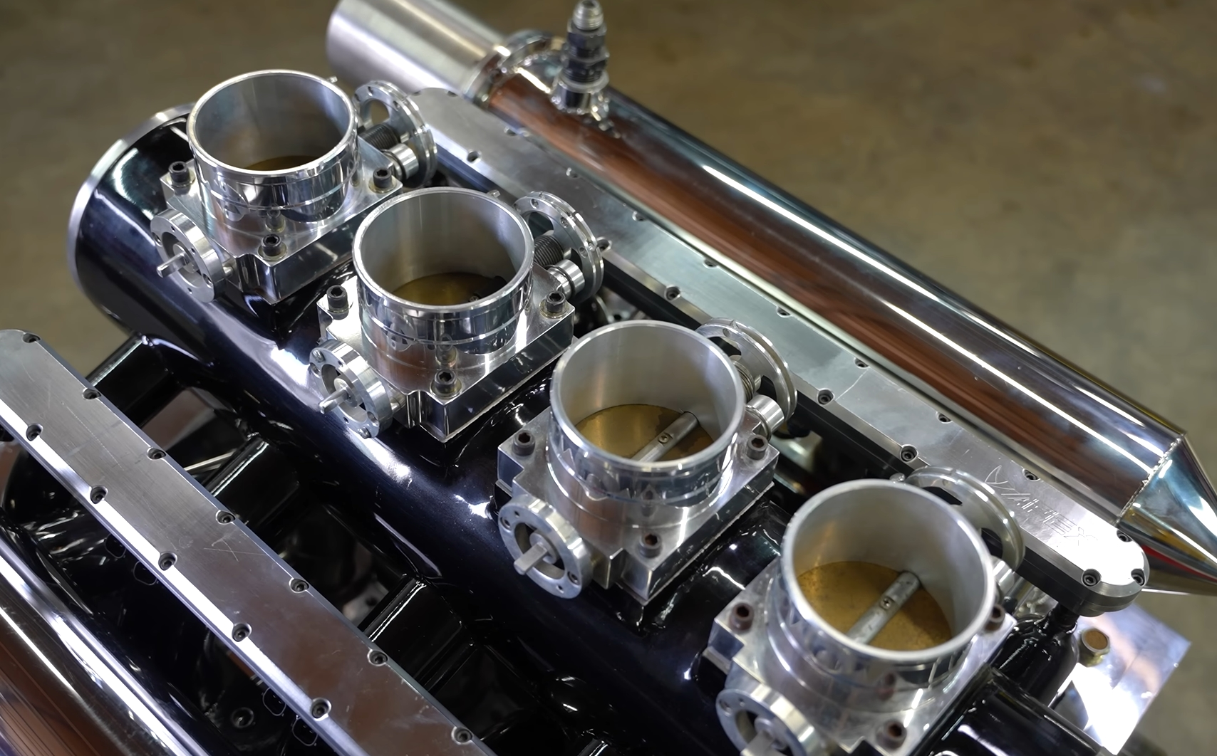 Giant Rotor WATCH: Biggest Rotary Engine In The World Has 12 Rotors