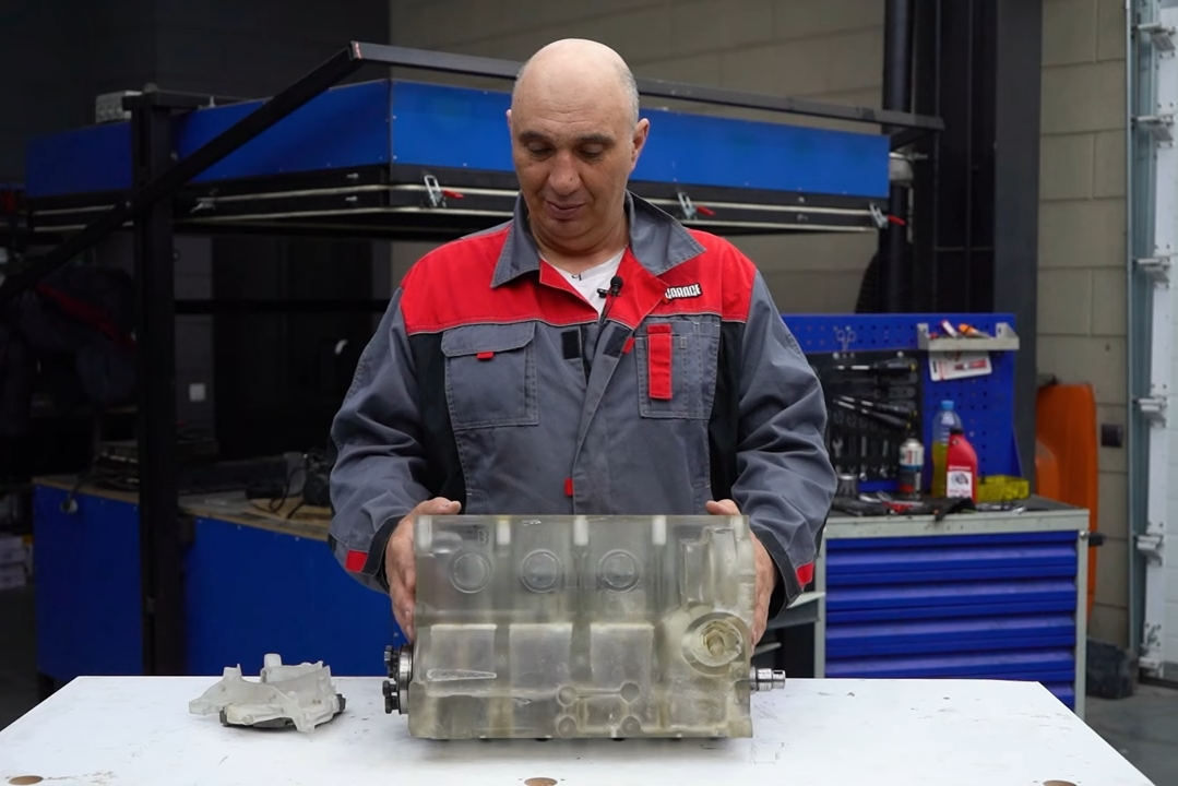 Watch A Transparent Inline-4 Engine Start Up