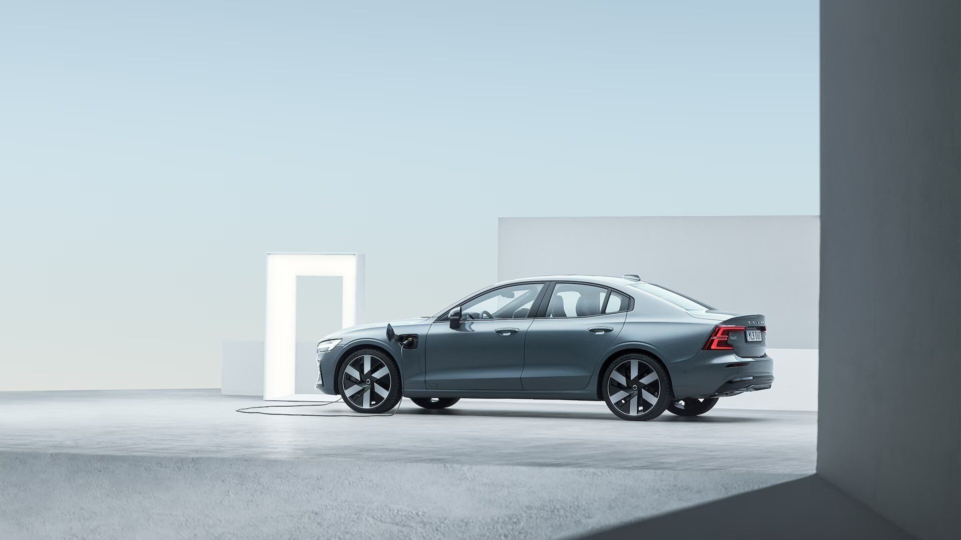 2023-2024 Volvo S60 Recharge Rear Angle