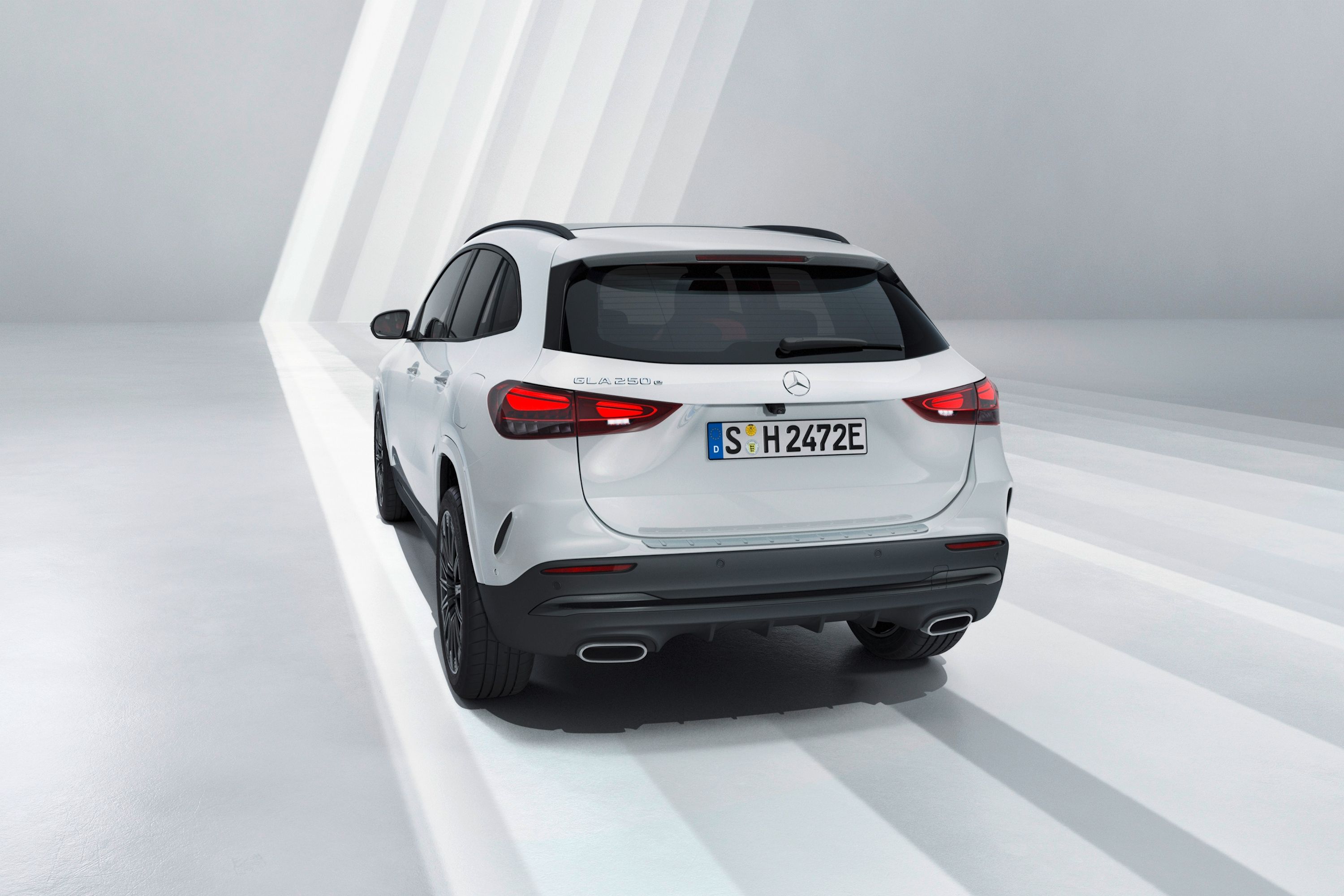 2025 Mercedes-Benz GLA-Class SUV Exterior Photos