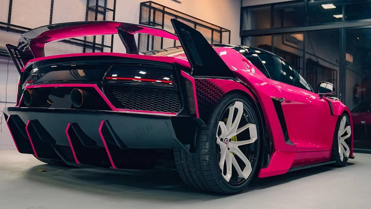 Shocking Pink Audi R8 Thinks It's A Lamborghini