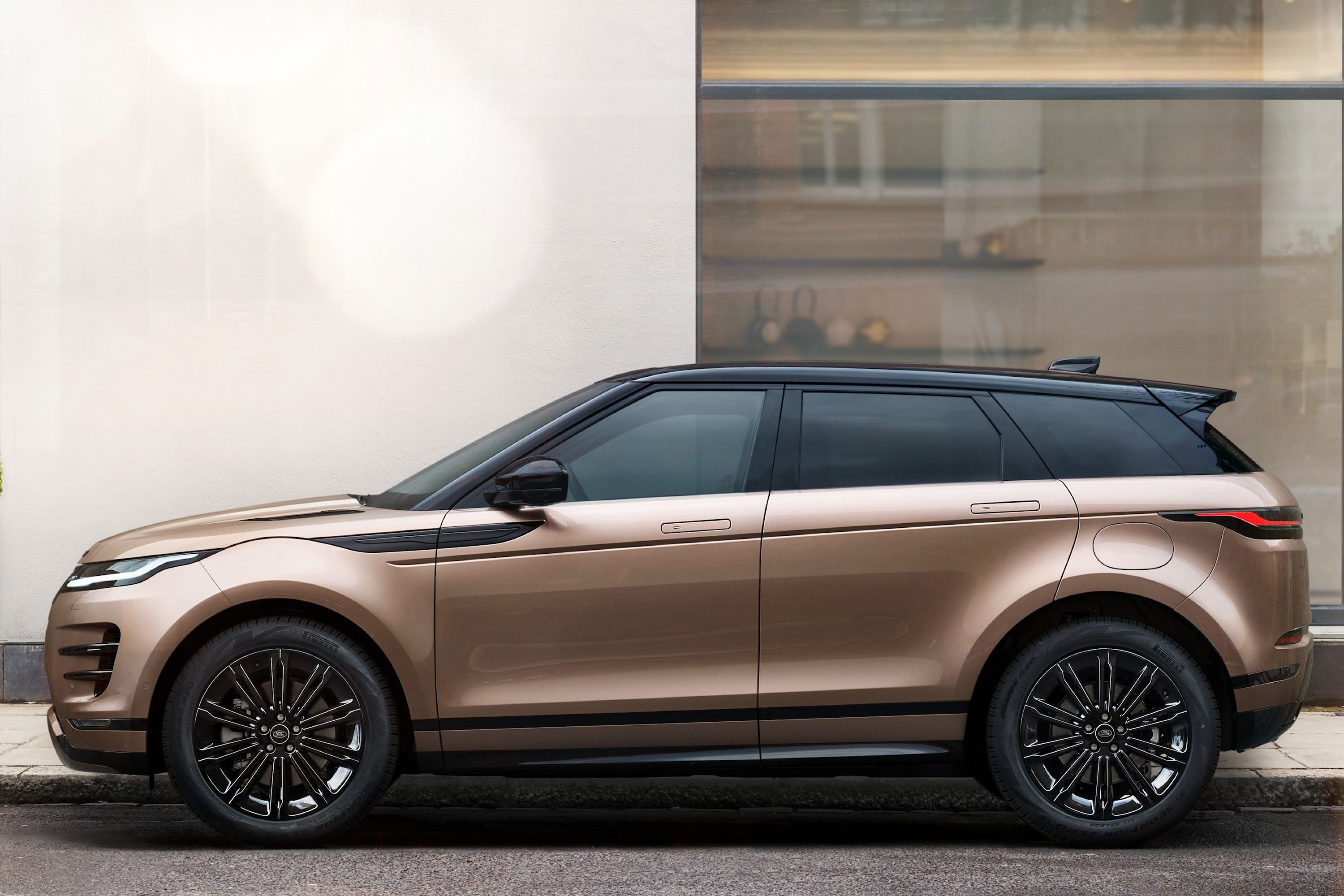 2024 Land Rover Range Rover Evoque Exterior Photos