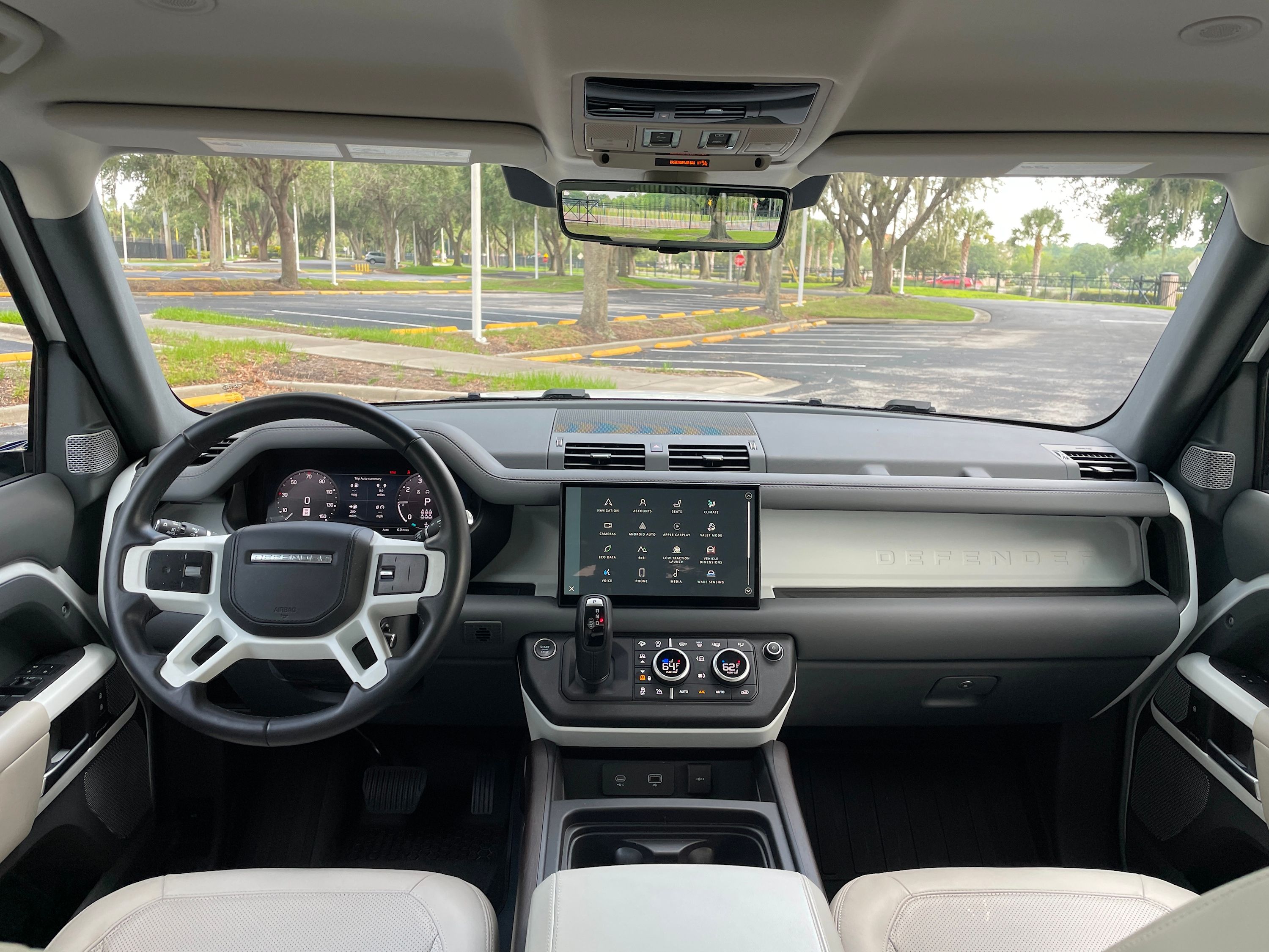 2023 Land Rover Defender Interior Photos