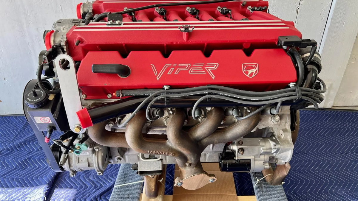 This Viper V10 Engine From 1996 Has Never Been Used