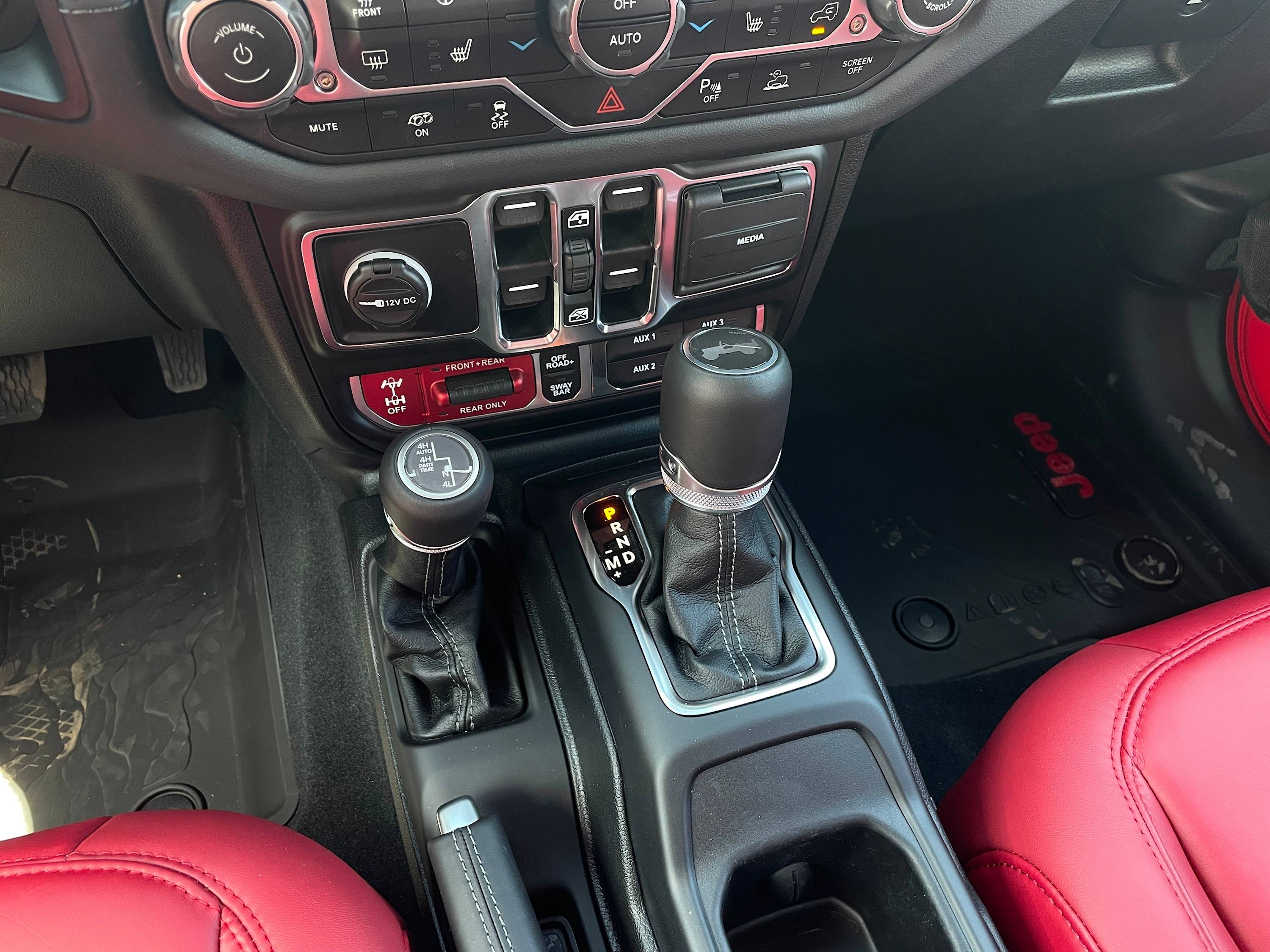 2024 Jeep Wrangler Interior Photos
