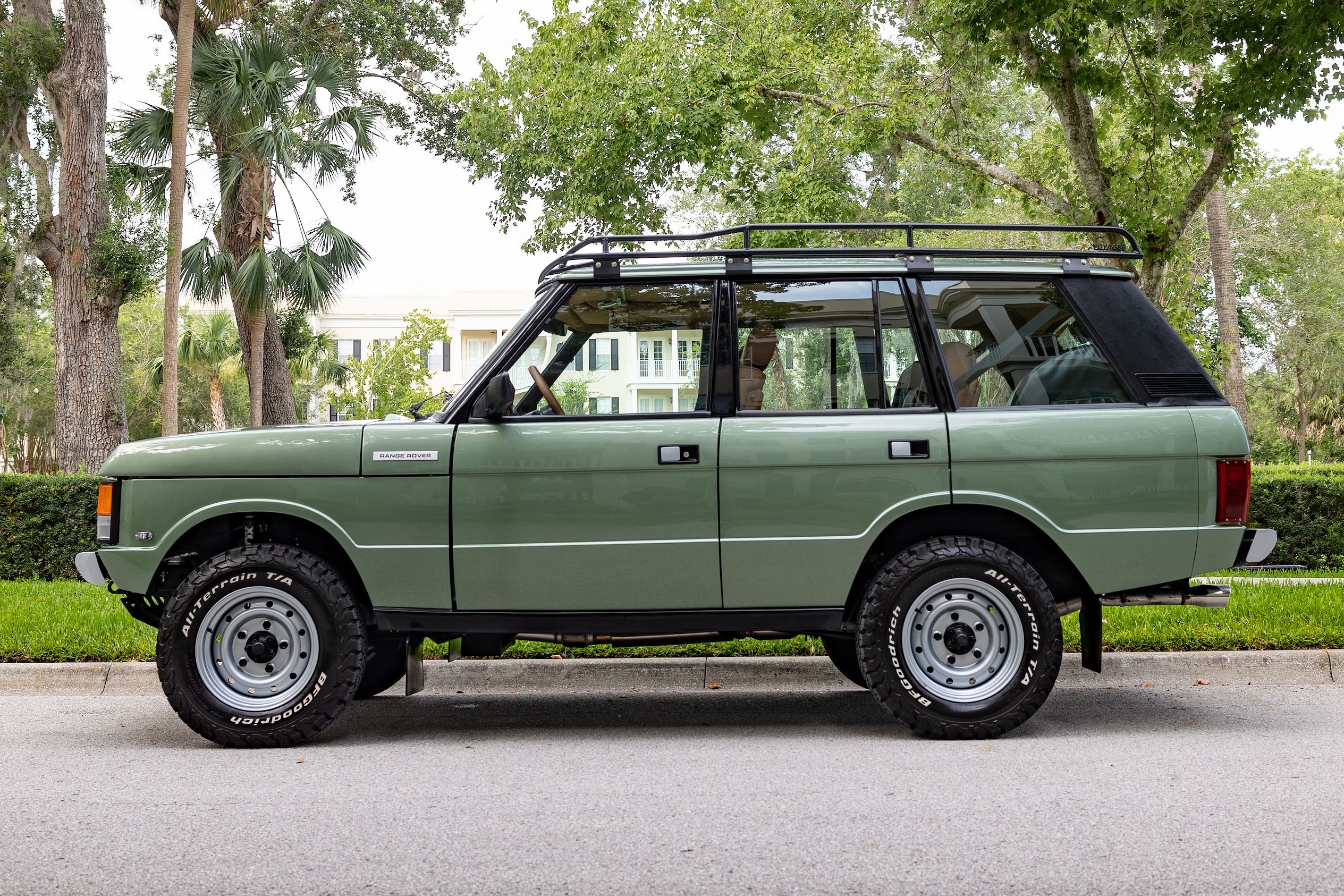 Classic Range Rover Restomod Combines Classy British Design And ...