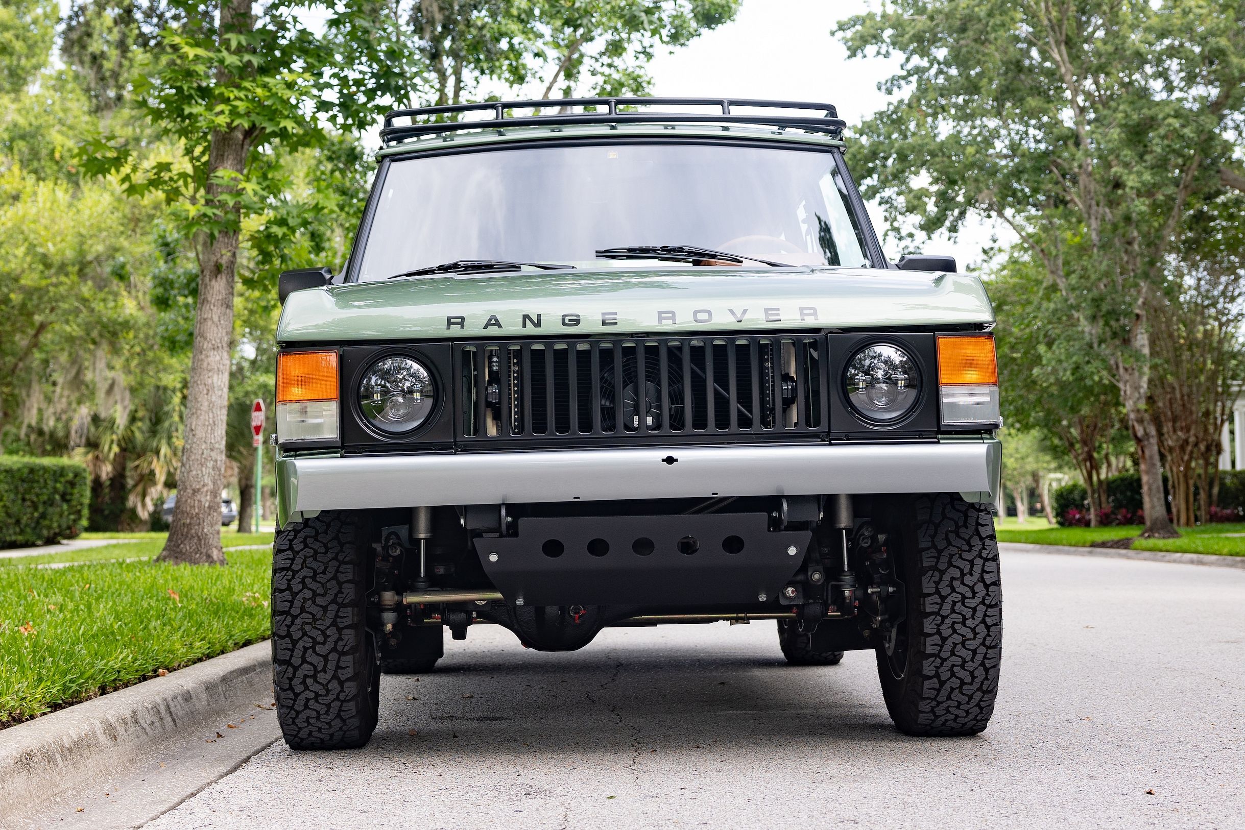 Classic Range Rover Restomod Combines Classy British Design And ...