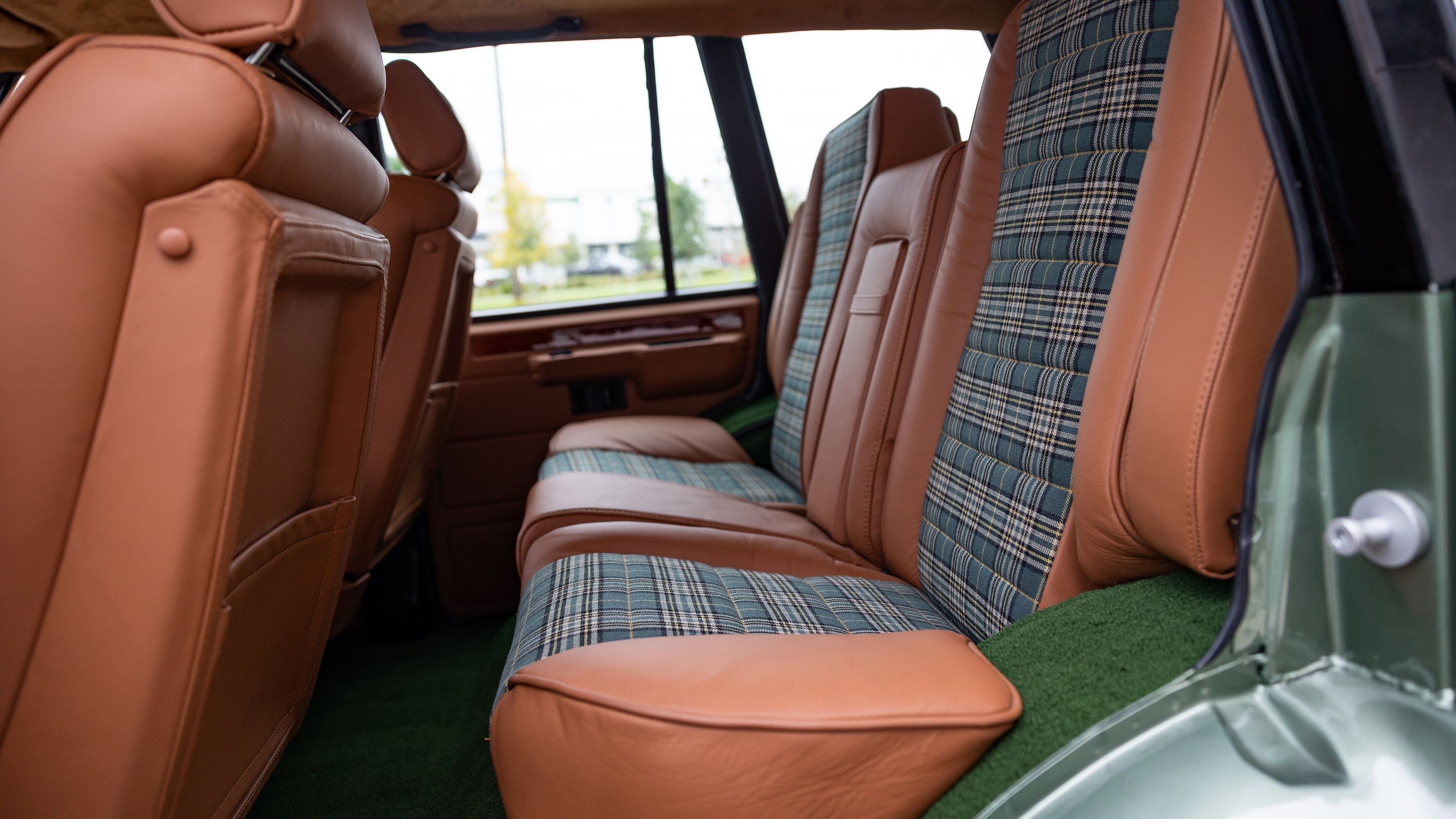 Classic Range Rover Restomod Combines Classy British Design And ...