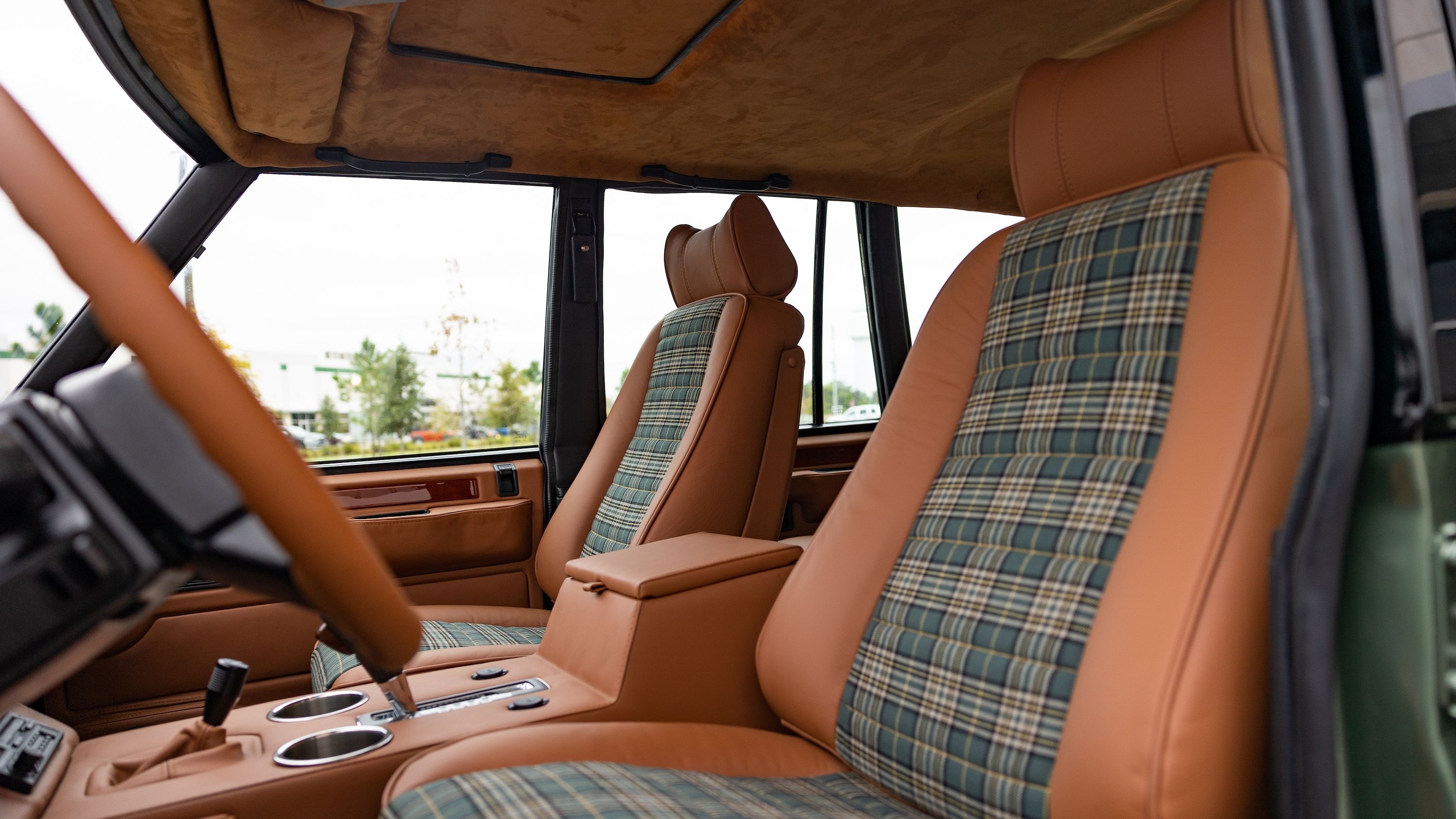 Classic Range Rover Restomod Combines Classy British Design And ...