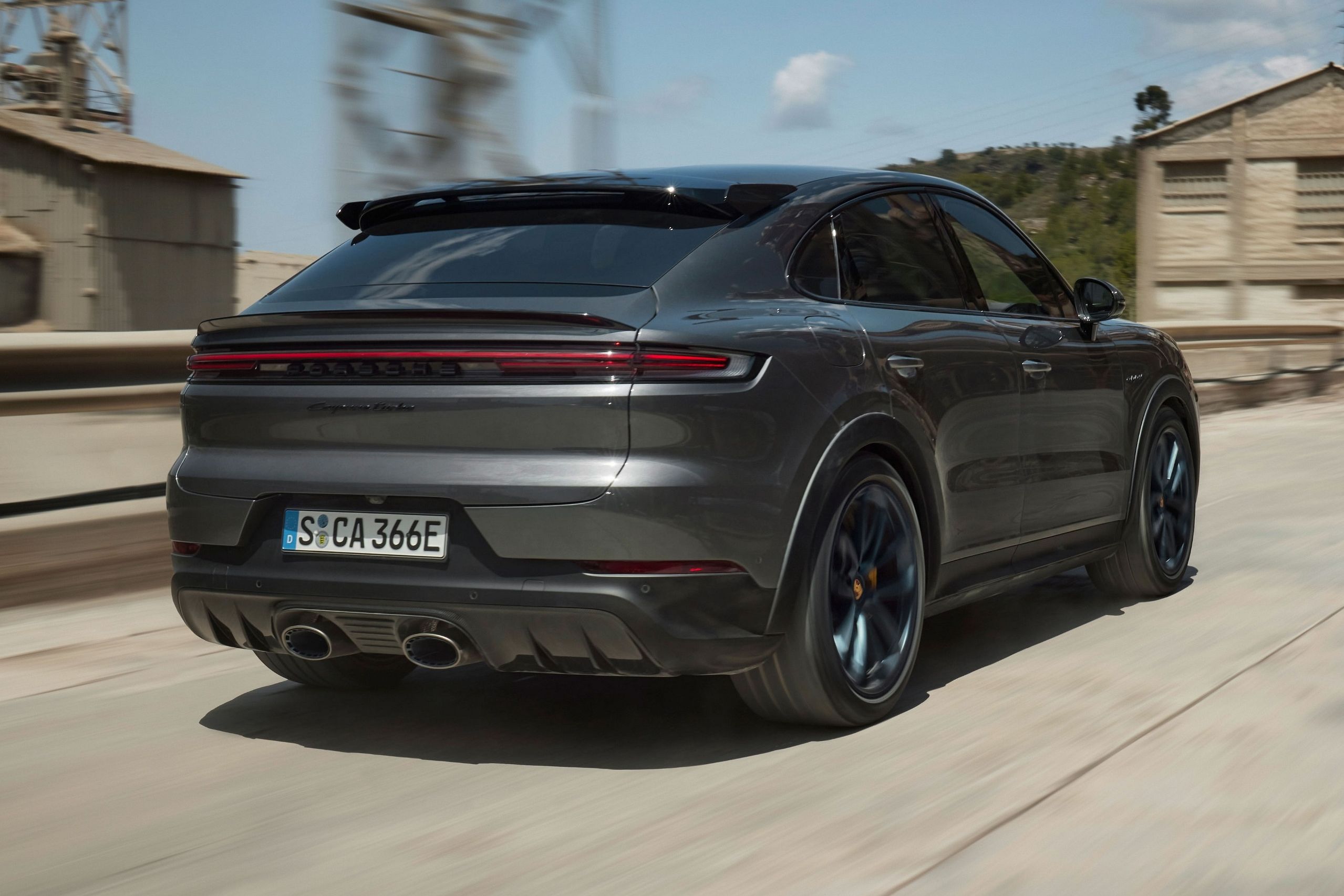 2024 Porsche Cayenne E-Hybrid Coupe - Review