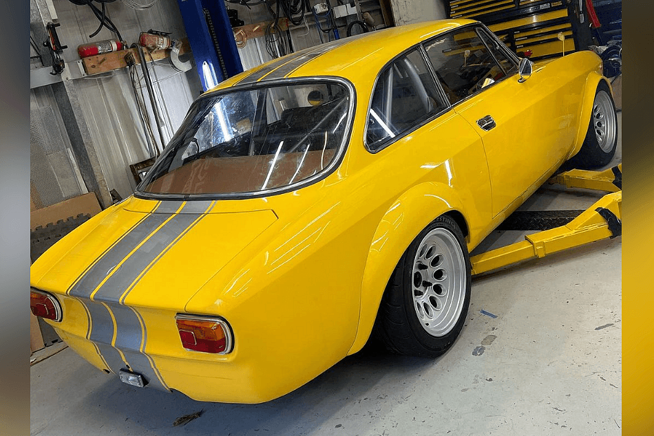 This Classic Alfa Romeo Sports Cars Engine Still Roars Like New - 62t1b14