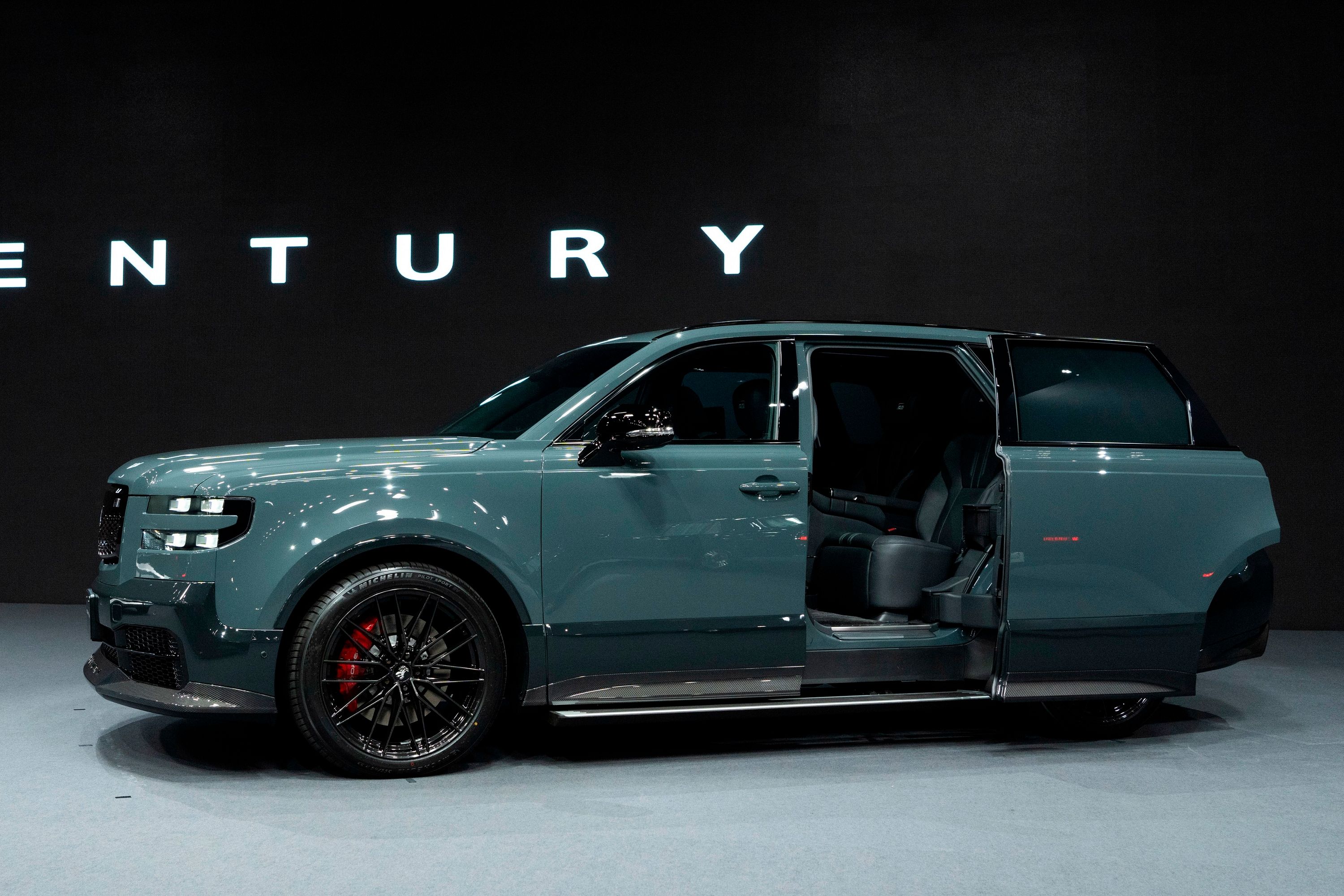 美品　レア　CENTURY SUV カタログ ディーラーオプションカタログ付き 次の100年を見据えたセンチュリーへ 「トヨタ センチュリー（SUV