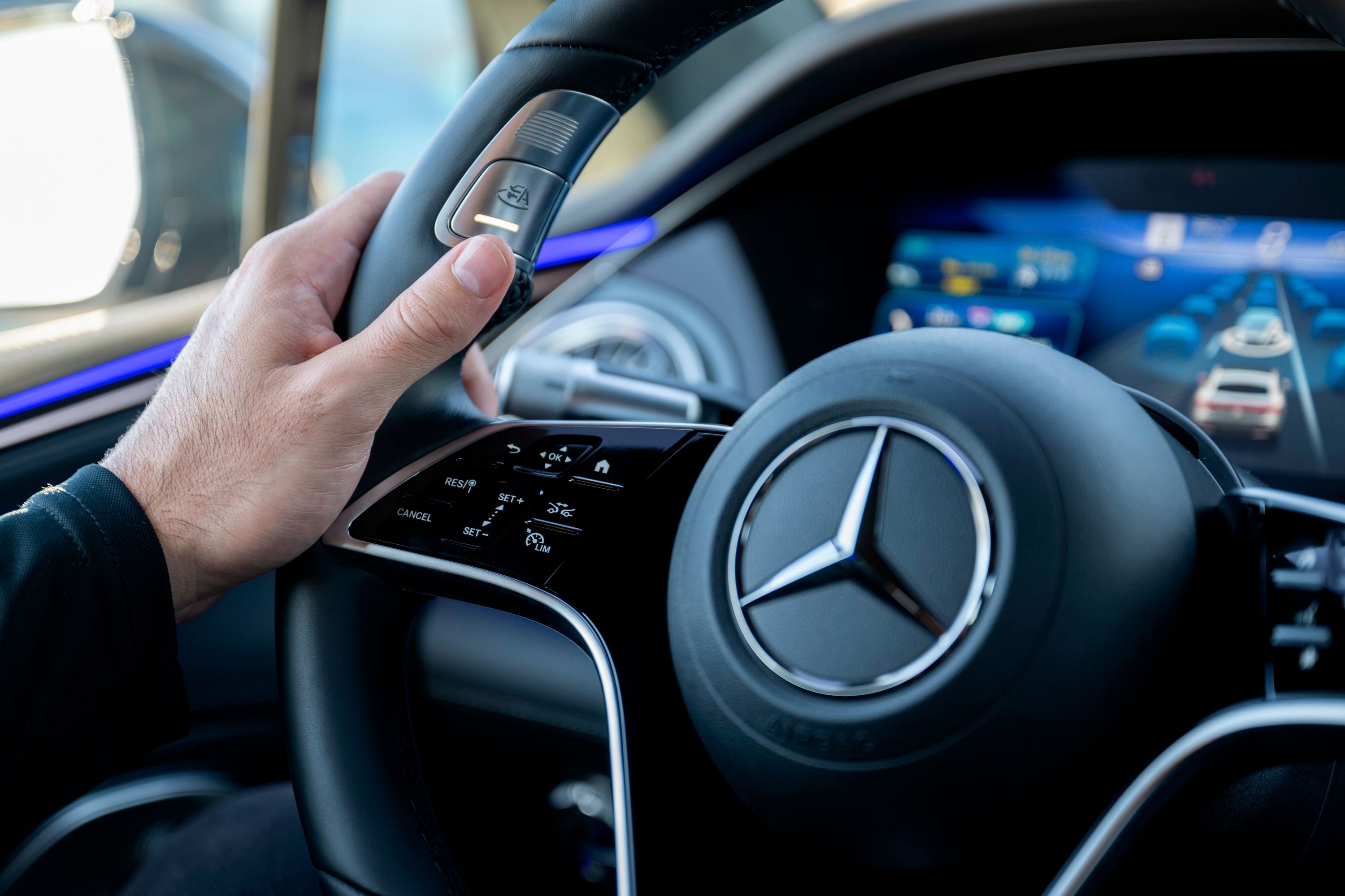 Mercedes-Benz Becomes First Automaker To Launch Level 3 Autonomous ...