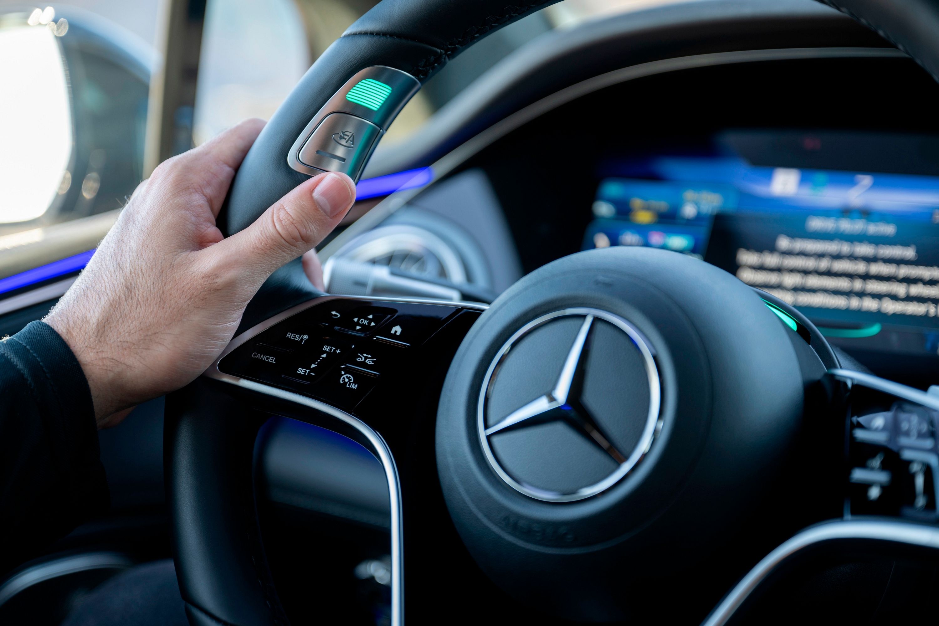 Mercedes-Benz Becomes First Automaker To Launch Level 3 Autonomous ...