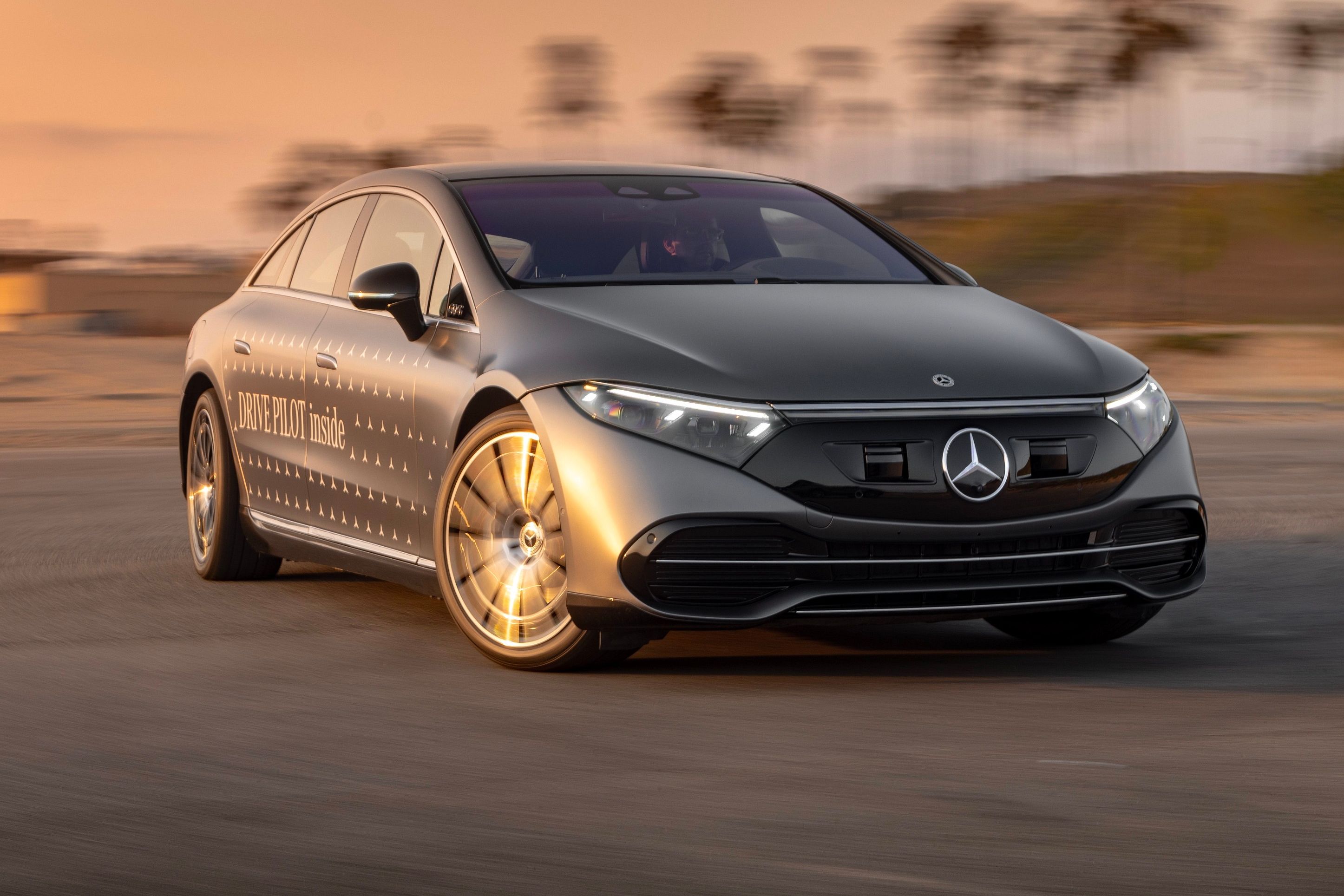 Mercedes-Benz Becomes First Automaker To Launch Level 3 Autonomous ...