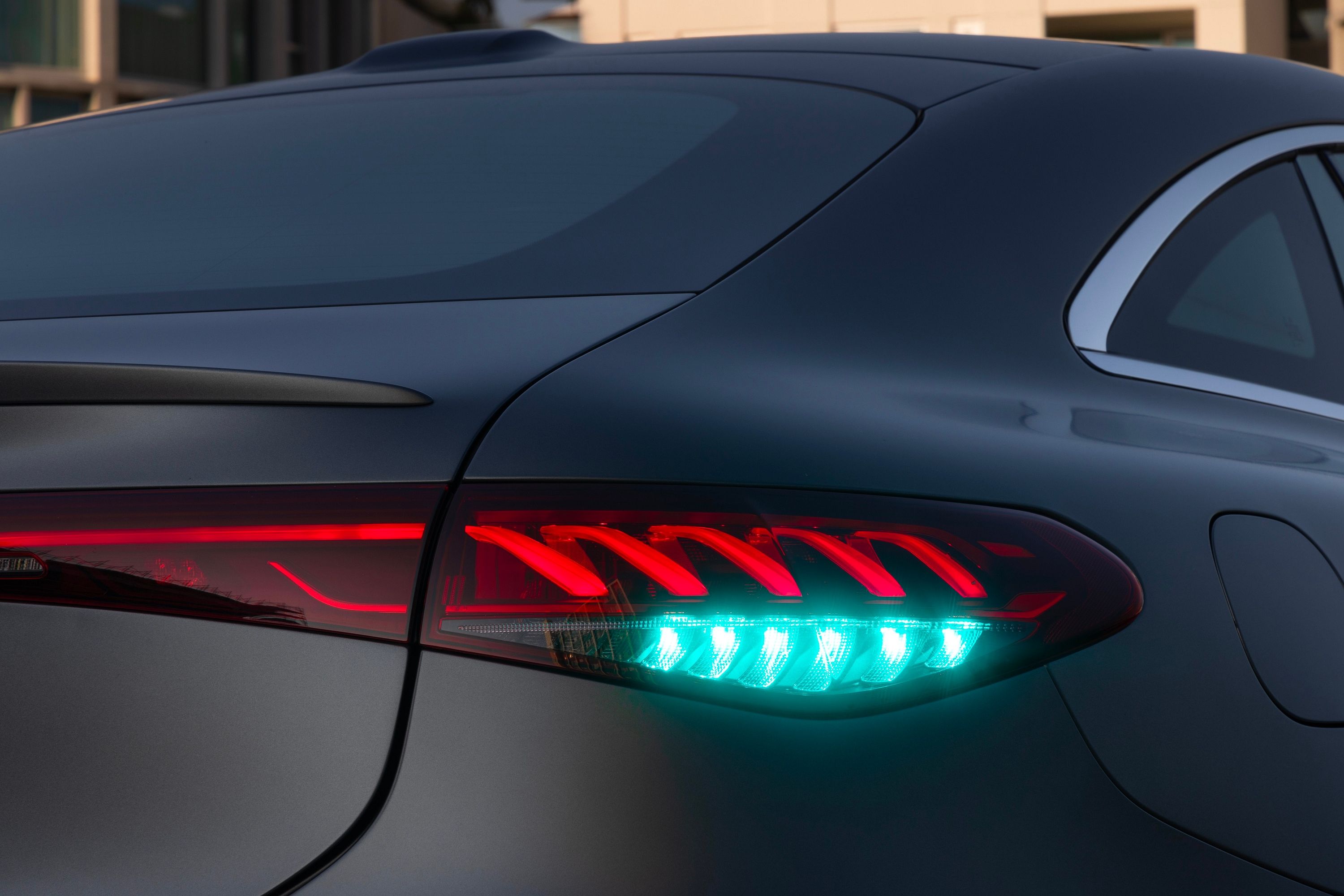 Mercedes-Benz Becomes First Automaker To Launch Level 3 Autonomous ...