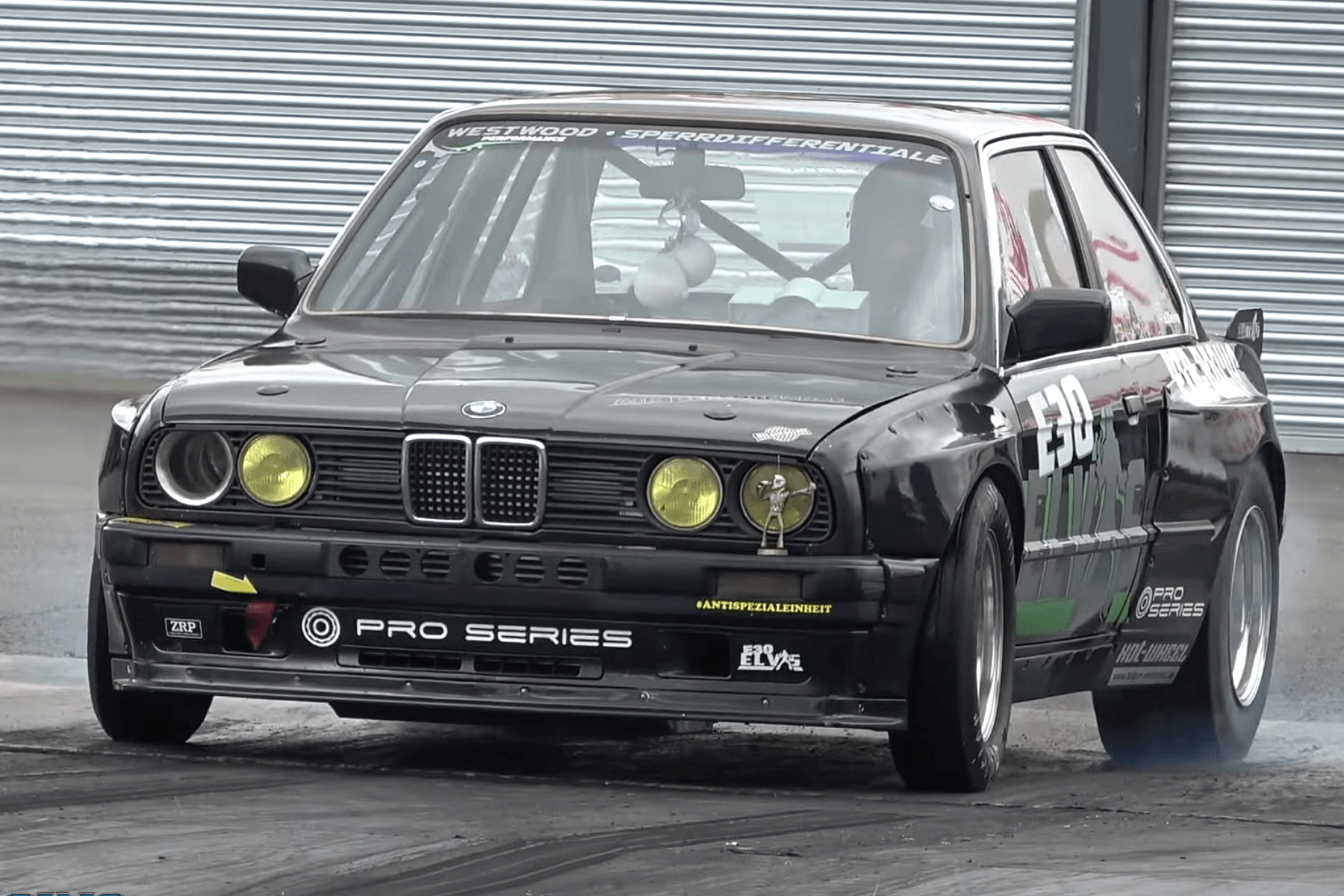 1100hp M50-Powered BMW E30 Dragster