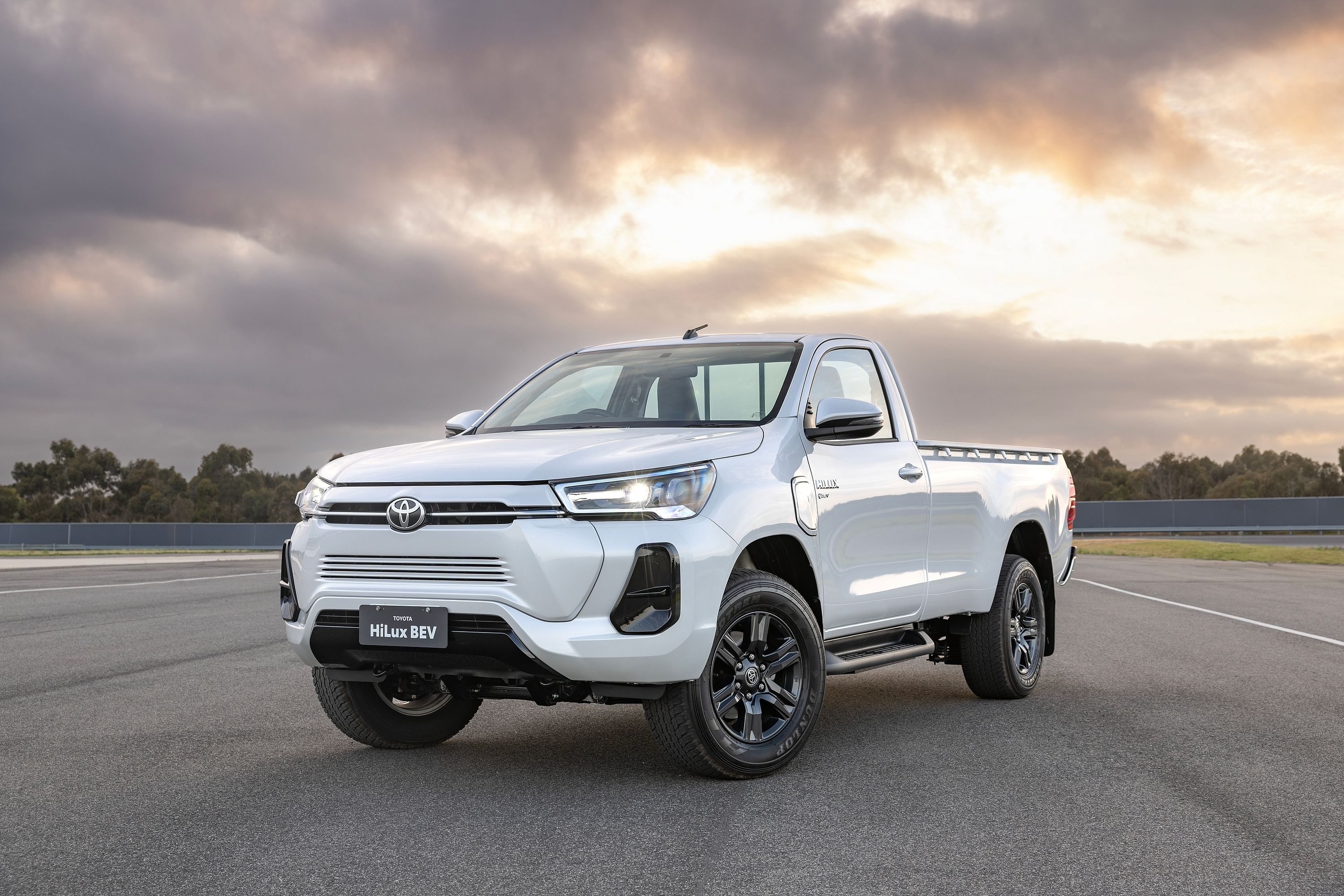 Toyota 4x4 electric online