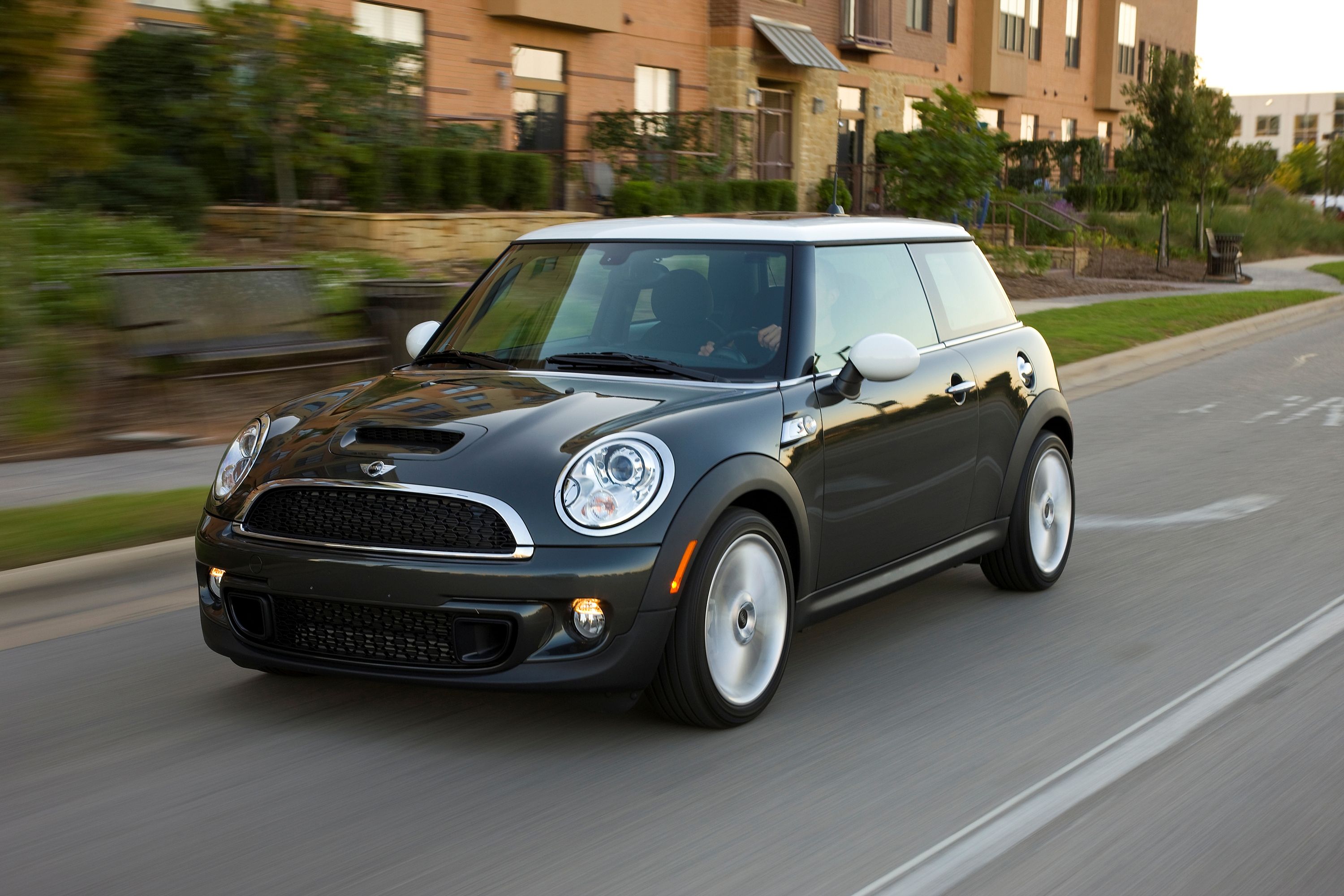 Ranking Every Generation Of Mini Cooper Hardtop From Worst To Best