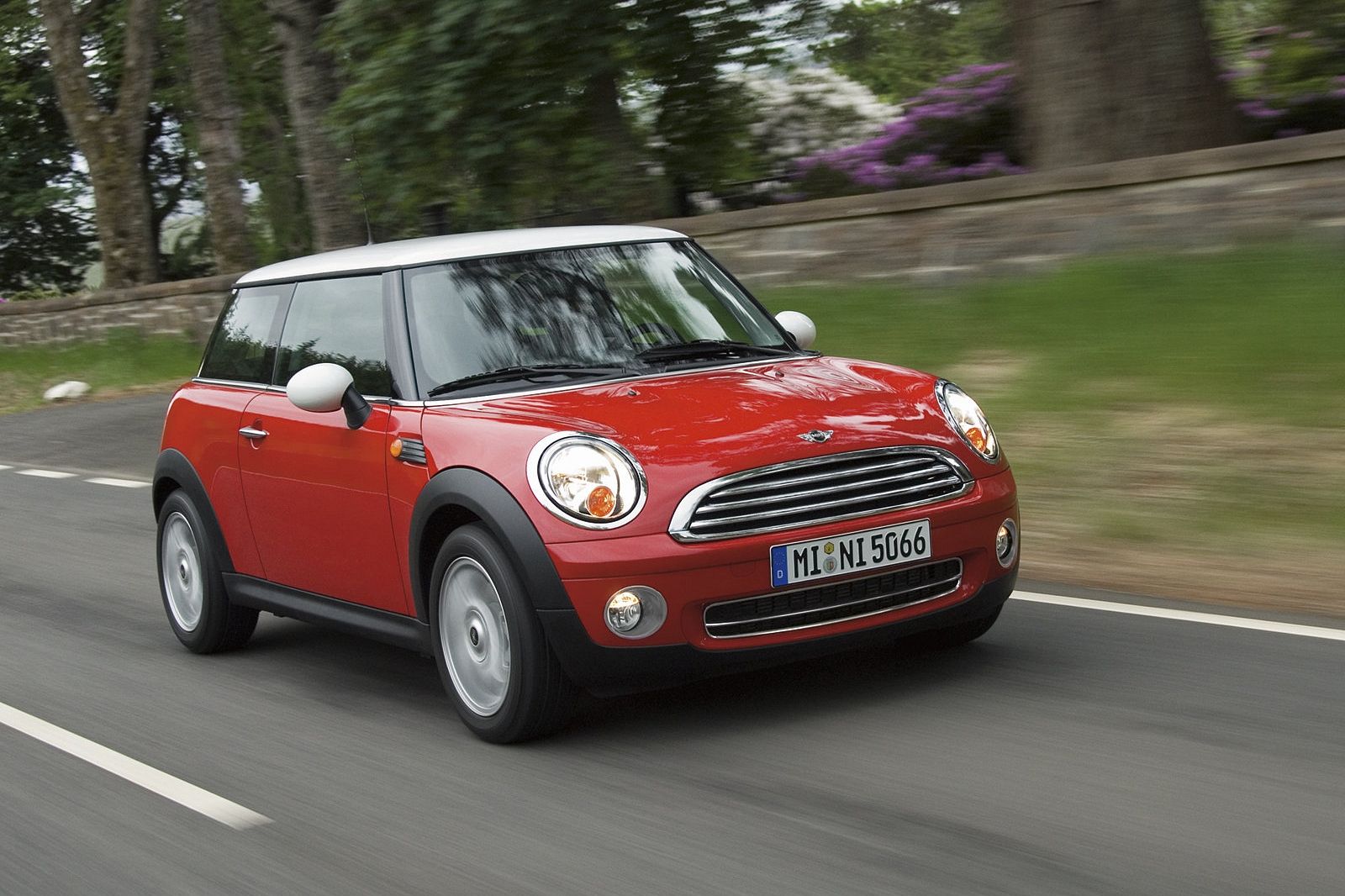 Ranking Every Generation Of Mini Cooper Hardtop From Worst To Best