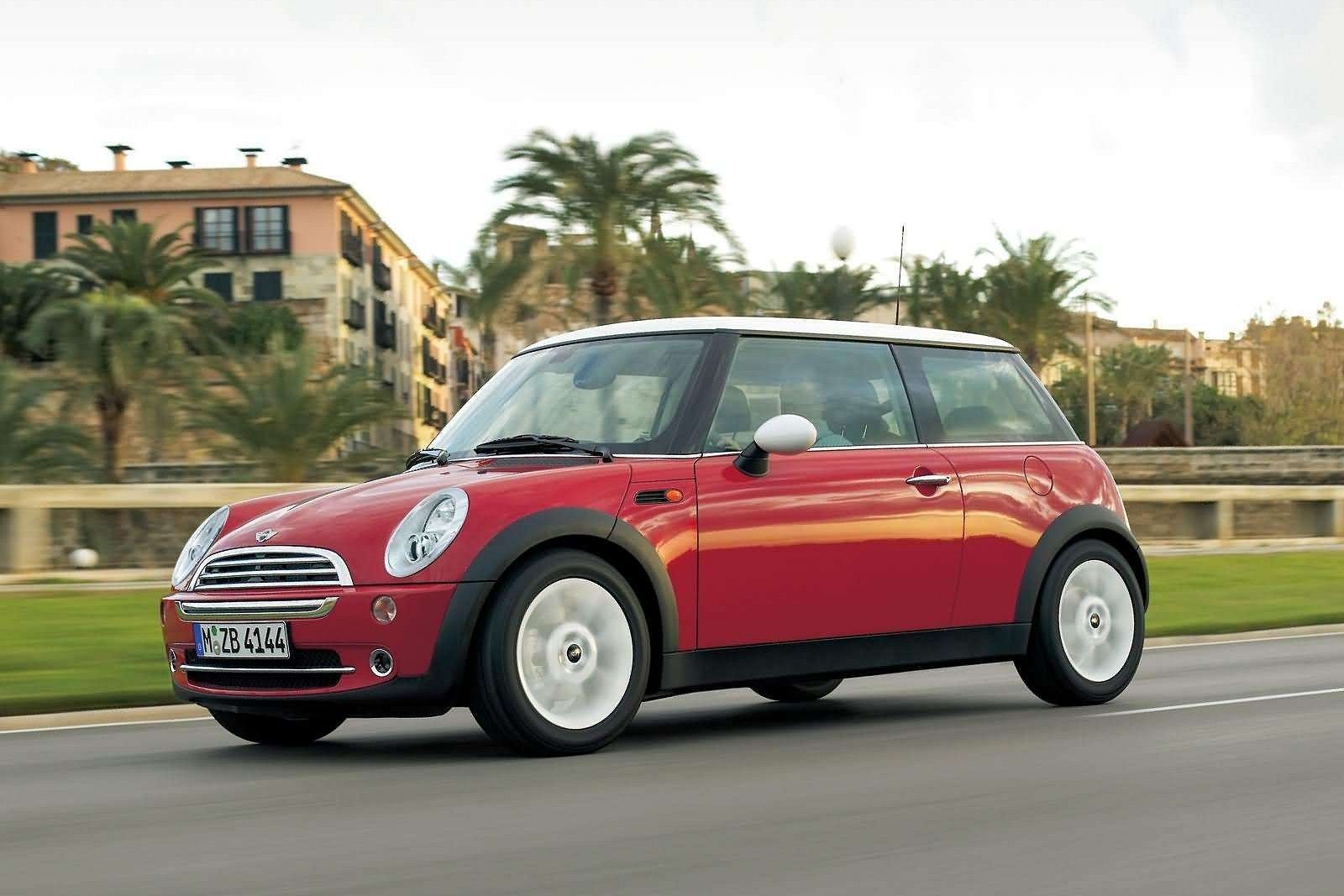 Ranking Every Generation Of Mini Cooper Hardtop From Worst To Best