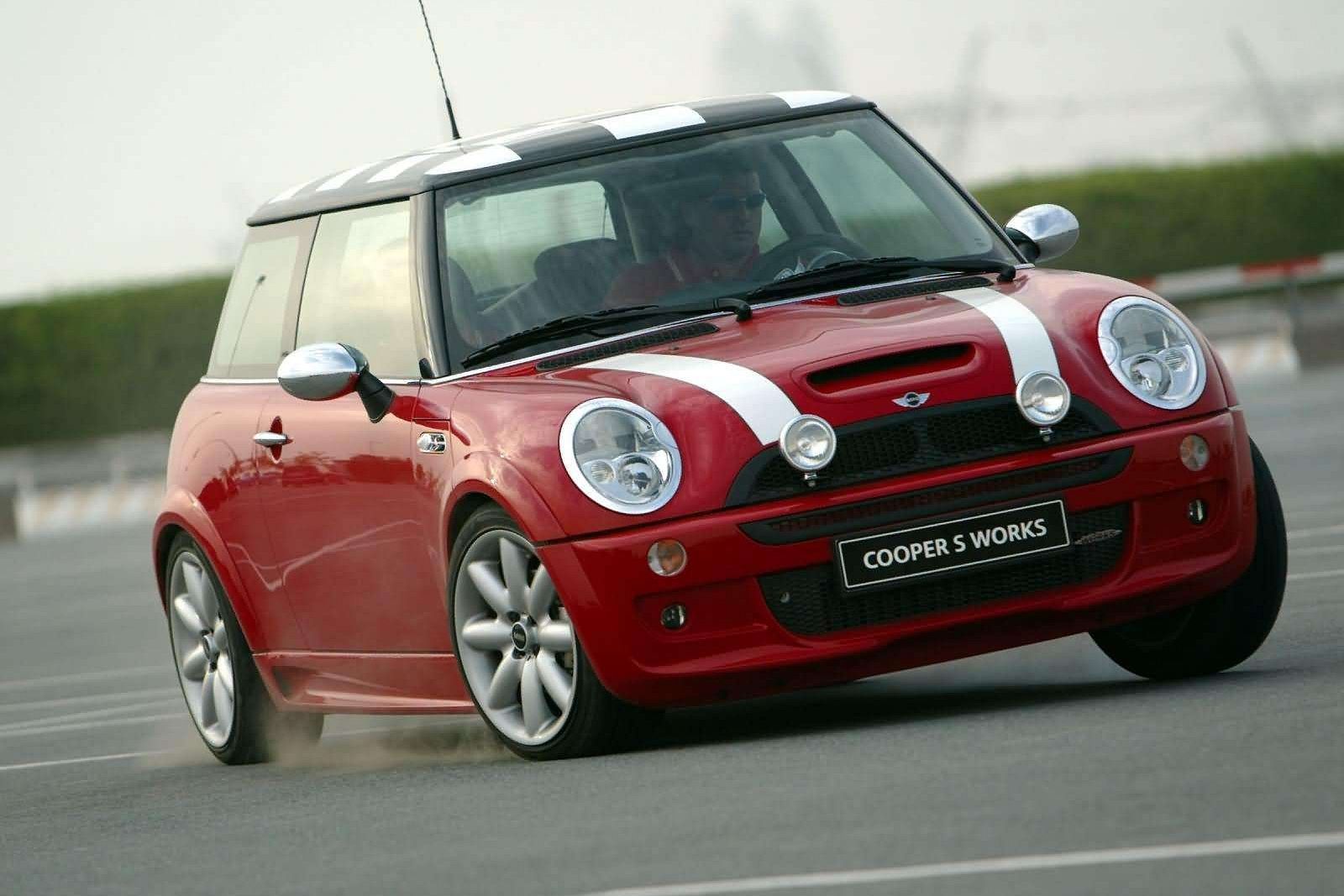 Ranking Every Generation Of Mini Cooper Hardtop From Worst To Best