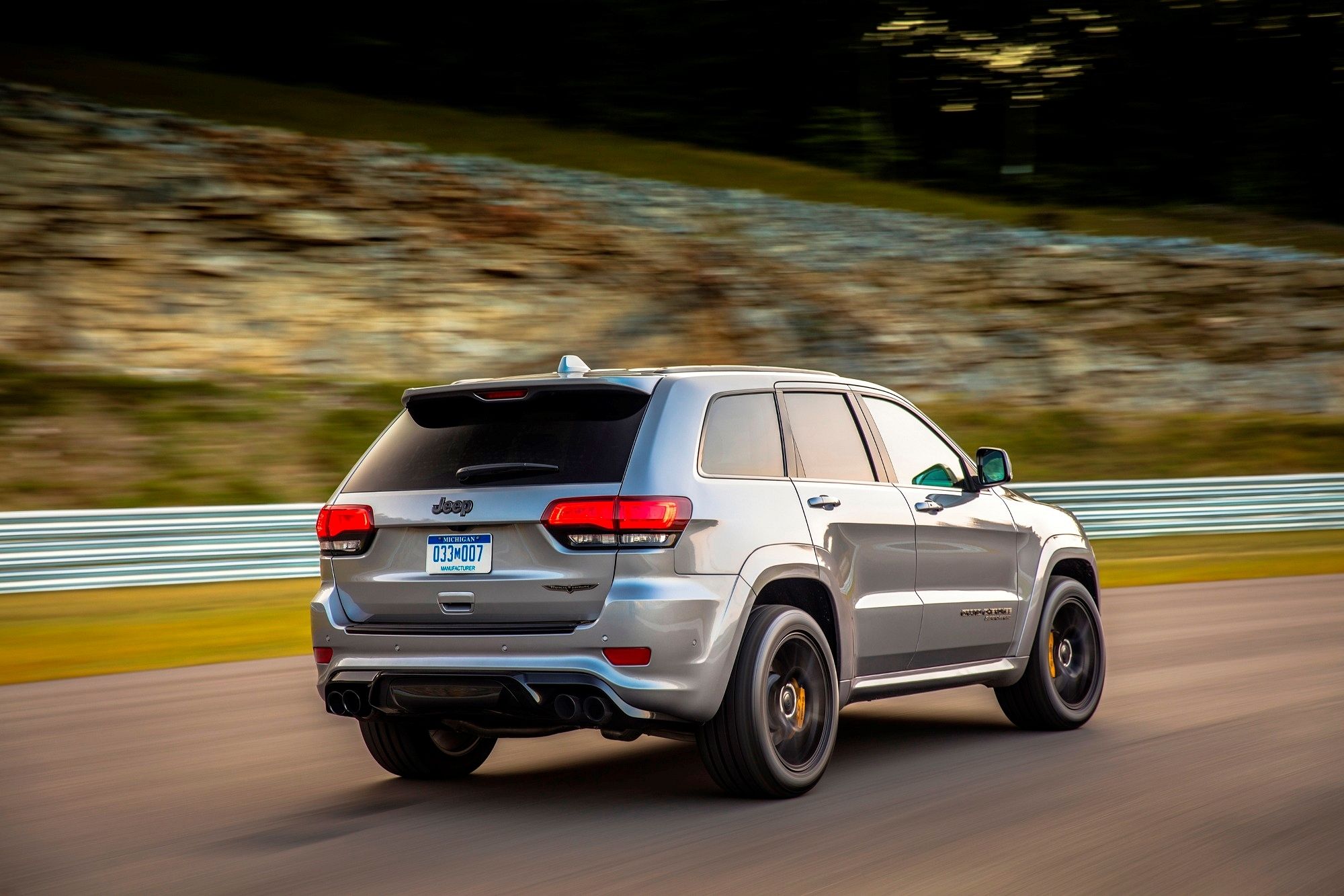 Trailhawk Vs. Trackhawk: Which Is The Better Jeep Grand Cherokee?