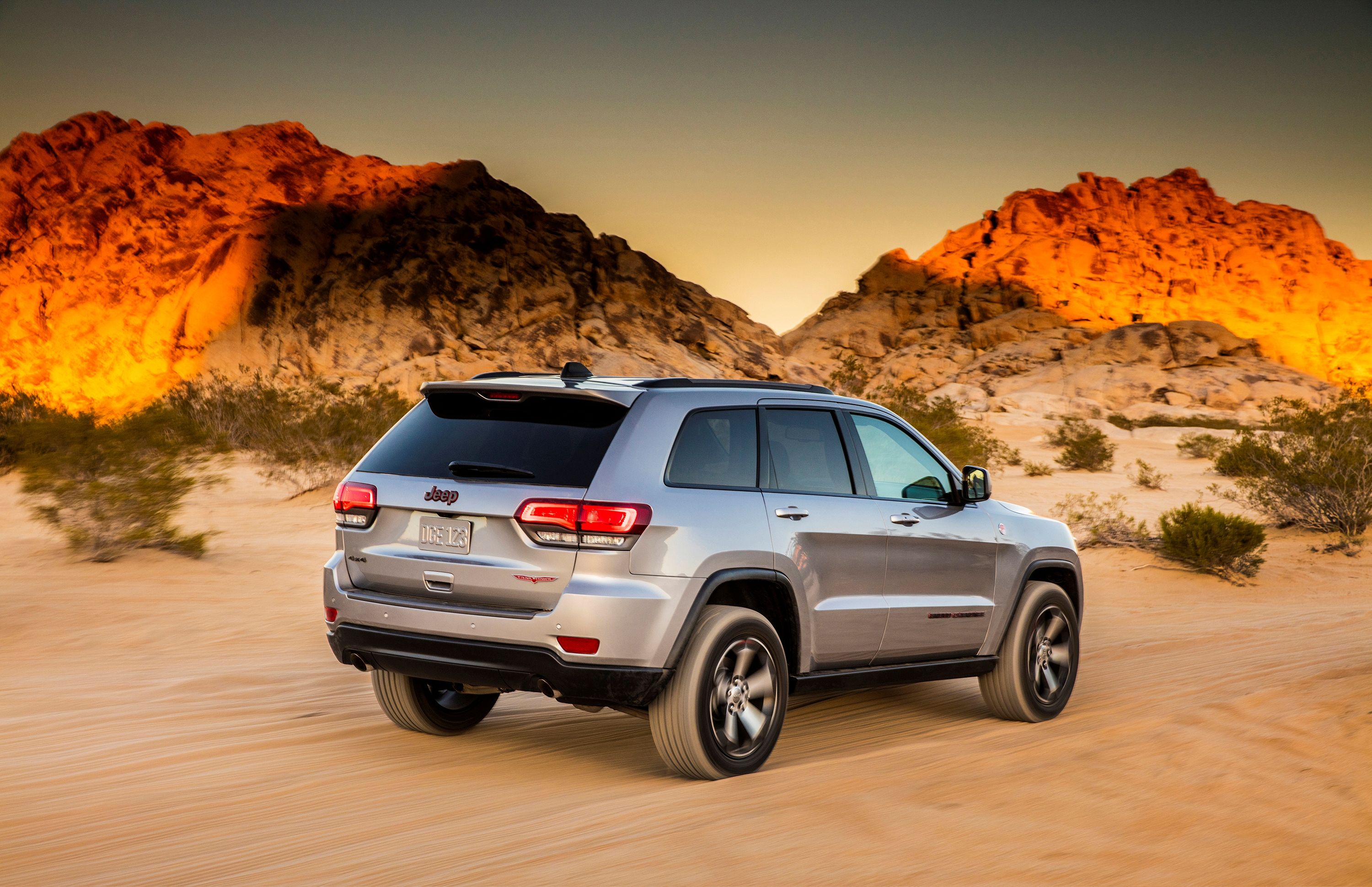 Trailhawk Vs. Trackhawk: Which Is The Better Jeep Grand Cherokee?