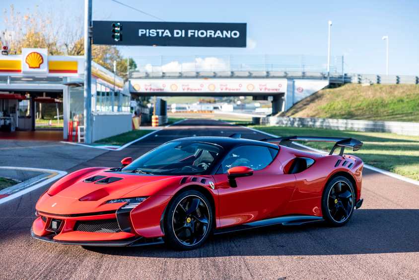 Fast Ferrari Racing Fastest Ferrari Models Ranked By Top Speed