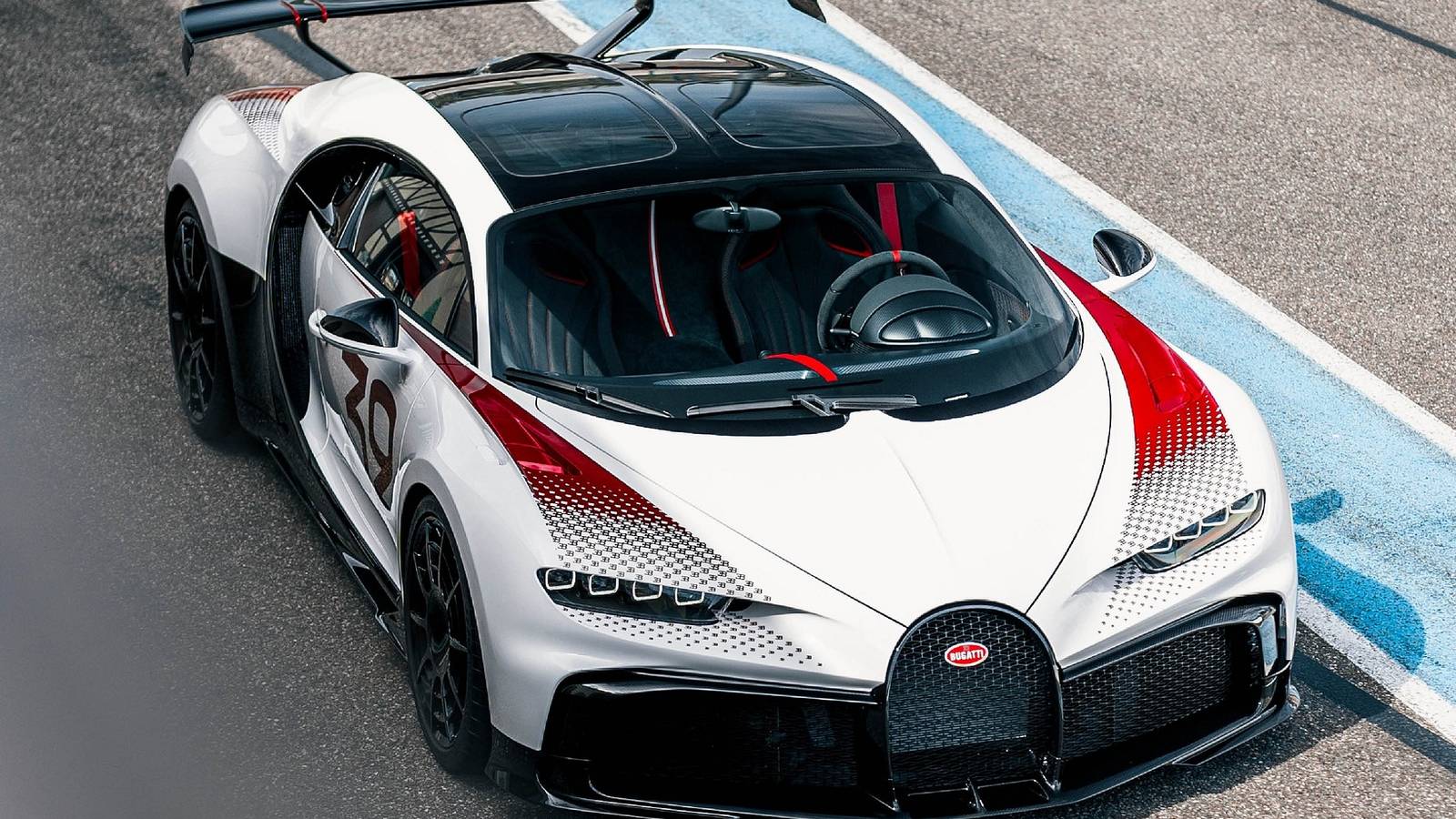 Bugatti Chiron Pur Sport 'Grand Prix' Celebrates Motorsport