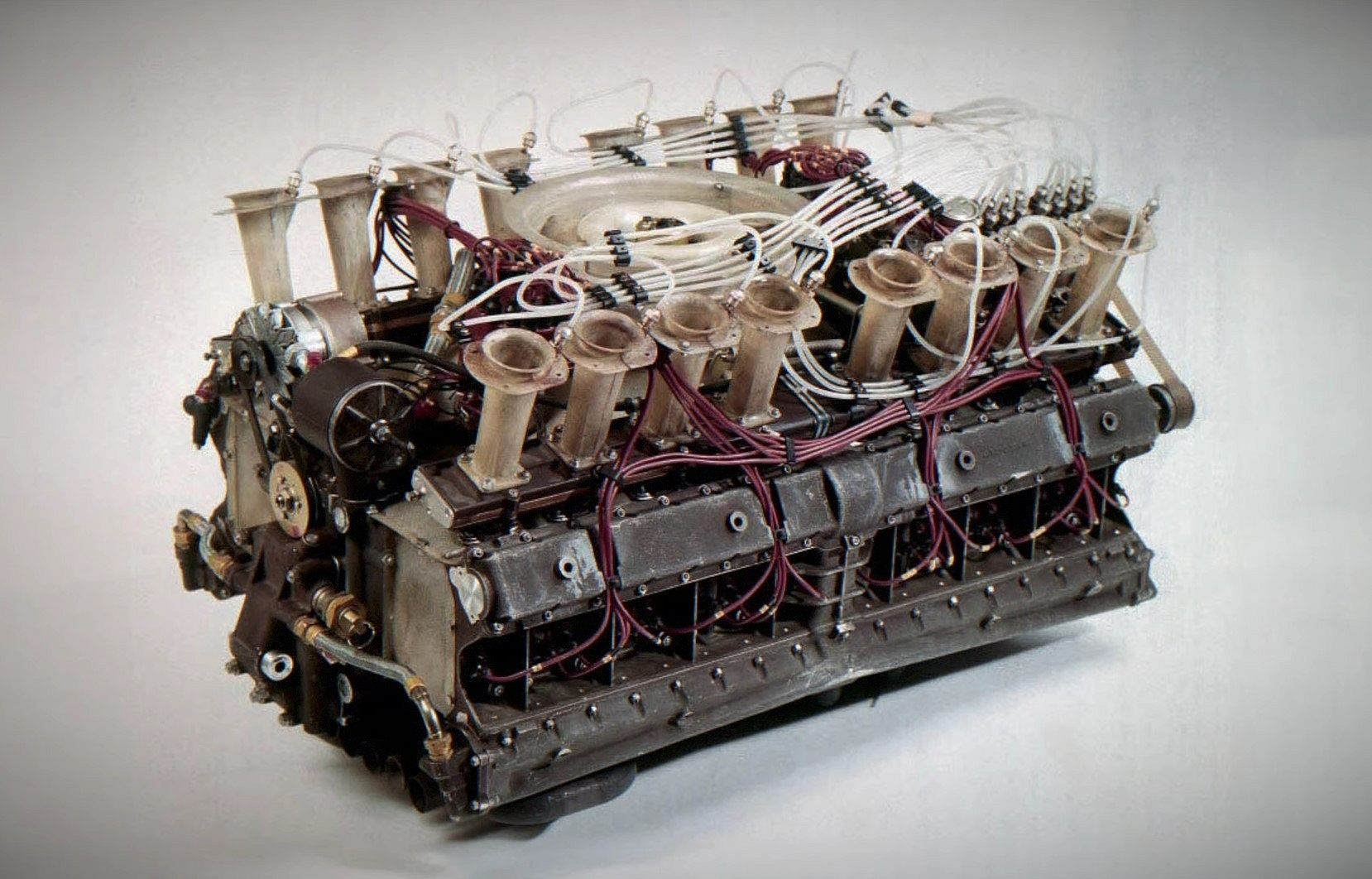 Porsche Built A Flat-16 Engine With Over 800 HP And Crammed It Into A ...