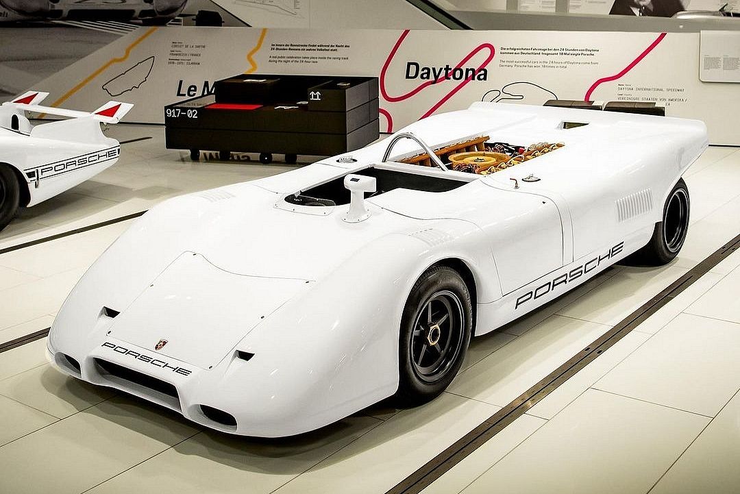 Porsche Built A Flat-16 Engine With Over 800 HP And Crammed It