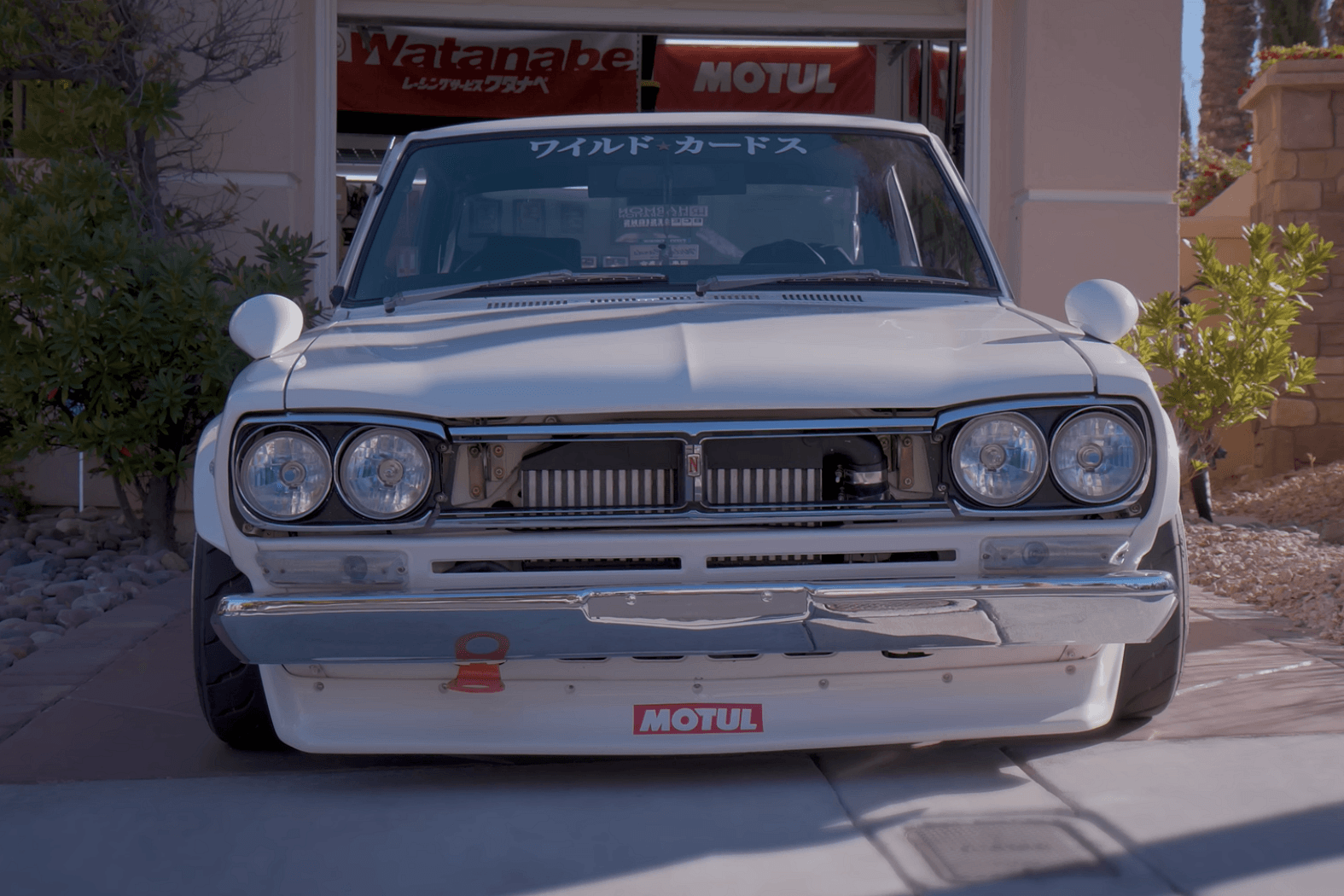 syoukuni 1972 Nissan Skyline Hakosuka: Larry Drives a JDM Legend