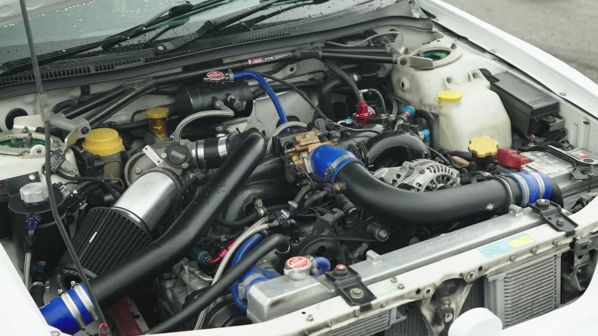 600-HP Drag Race: Nissan Skyline GT-R R32 Vs. Subaru Impreza WRX
