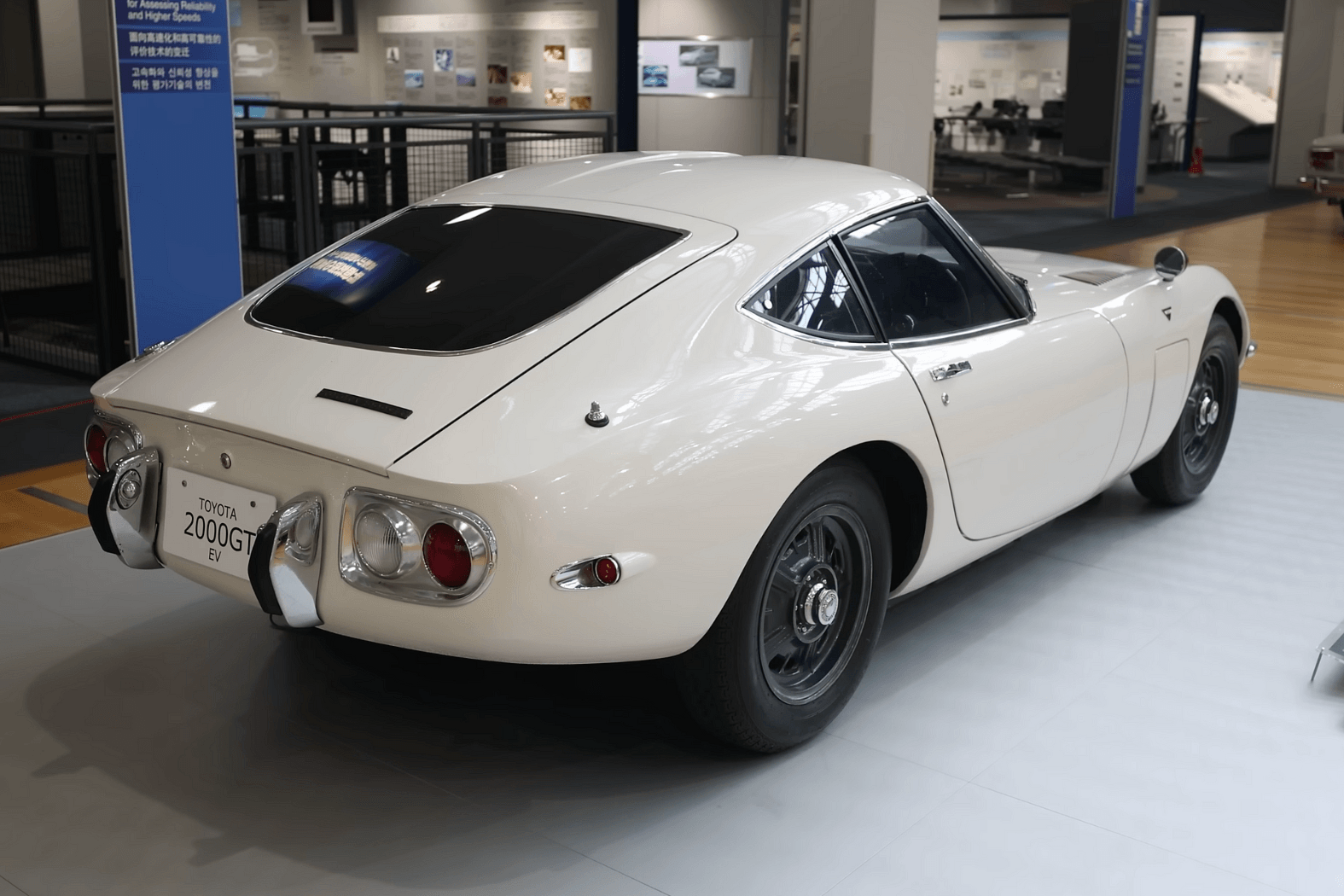 Murcielago Concept Car ＆TOYOTA 2000GT Toyota 2000GT Reborn Concept Car, AI Design - YouTube