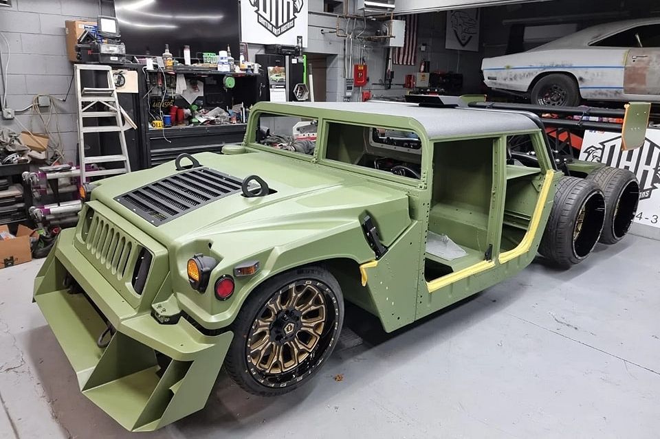 Crazy 6x6 Humvee Powered By 717-HP Hellcat V8